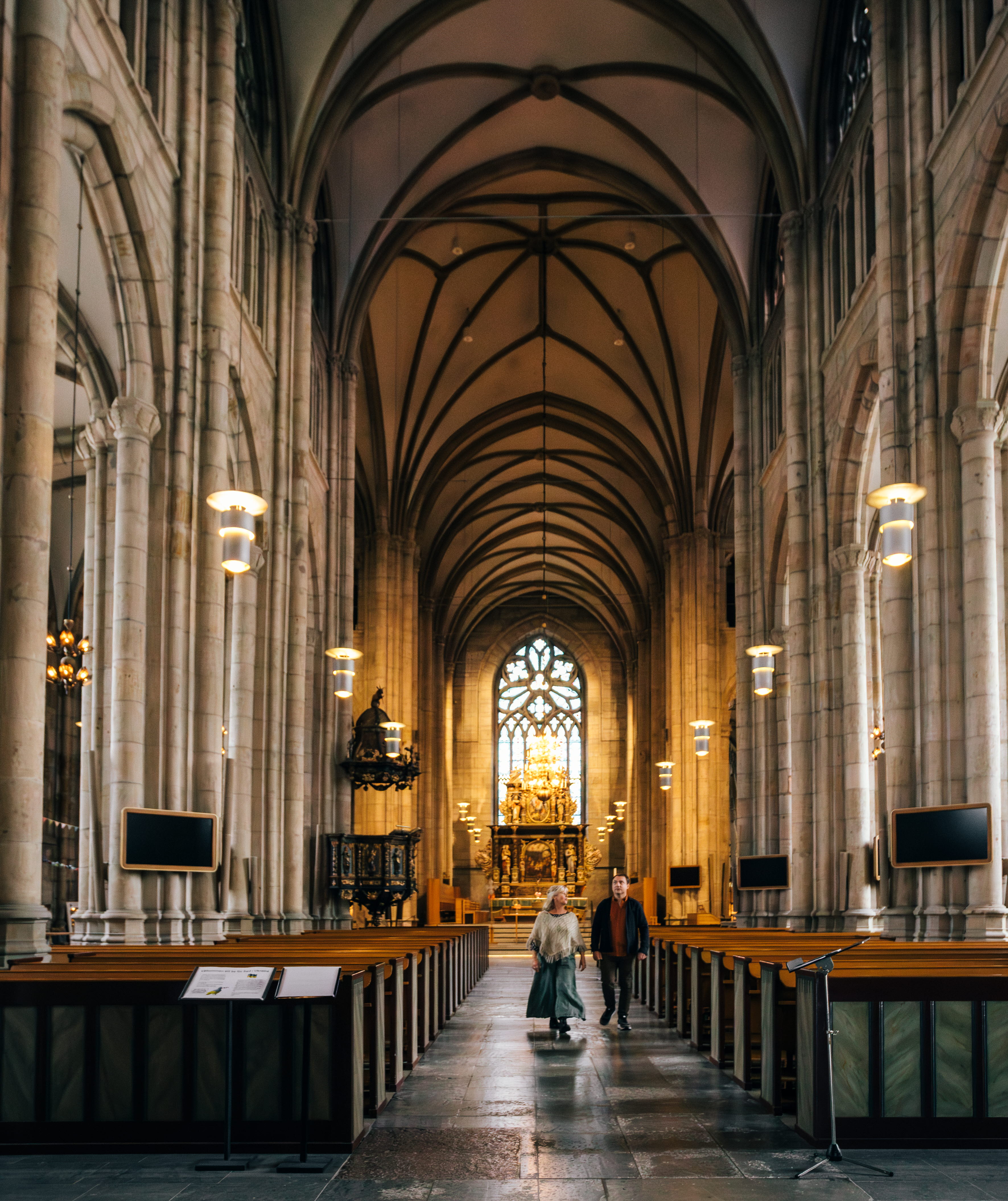 Interiör bild av Skara Domkyrka.