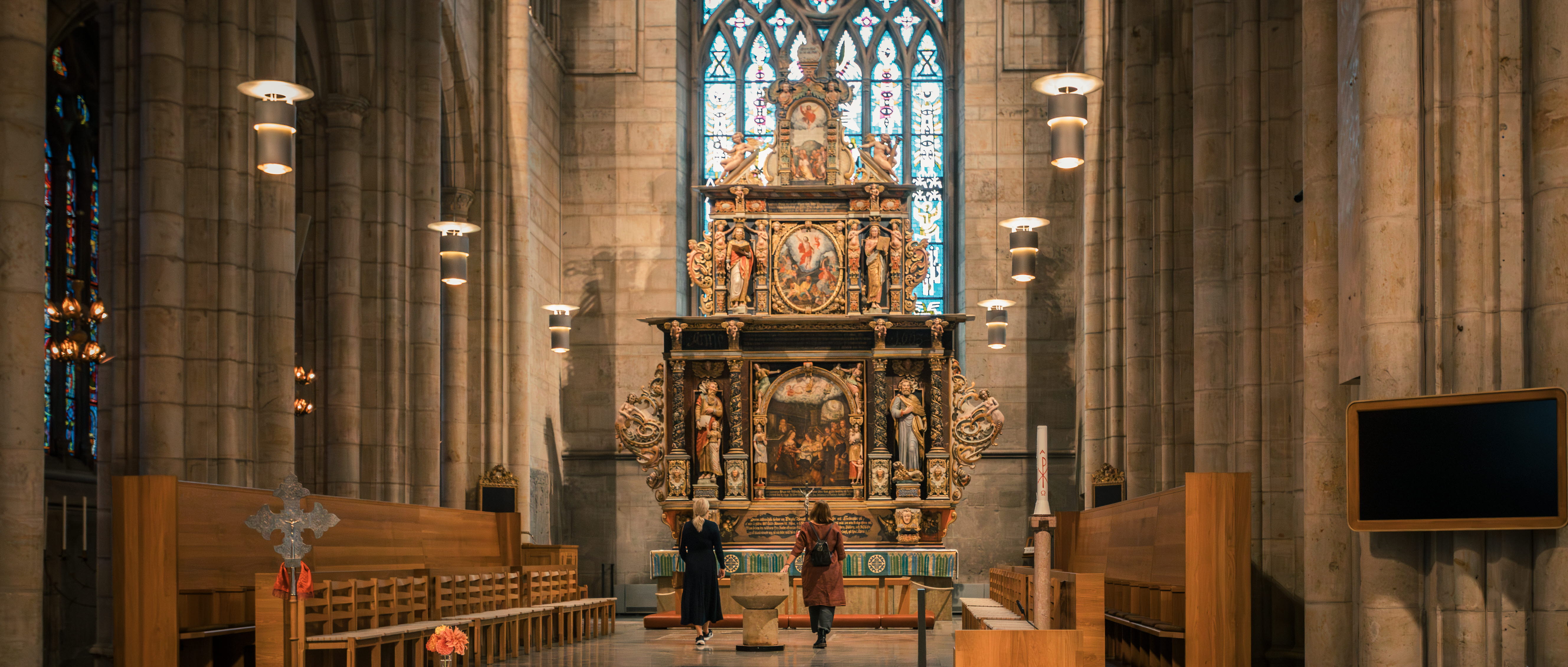 Interiör bild av Skara Domkyrka.