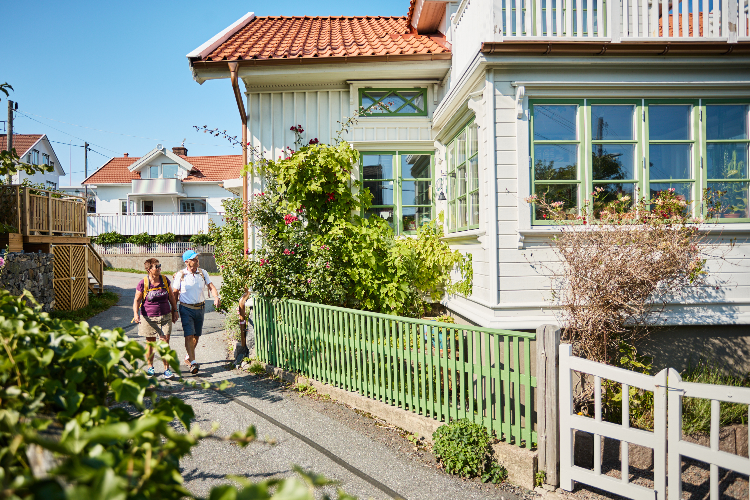 Hikers at Skärgårdsleden