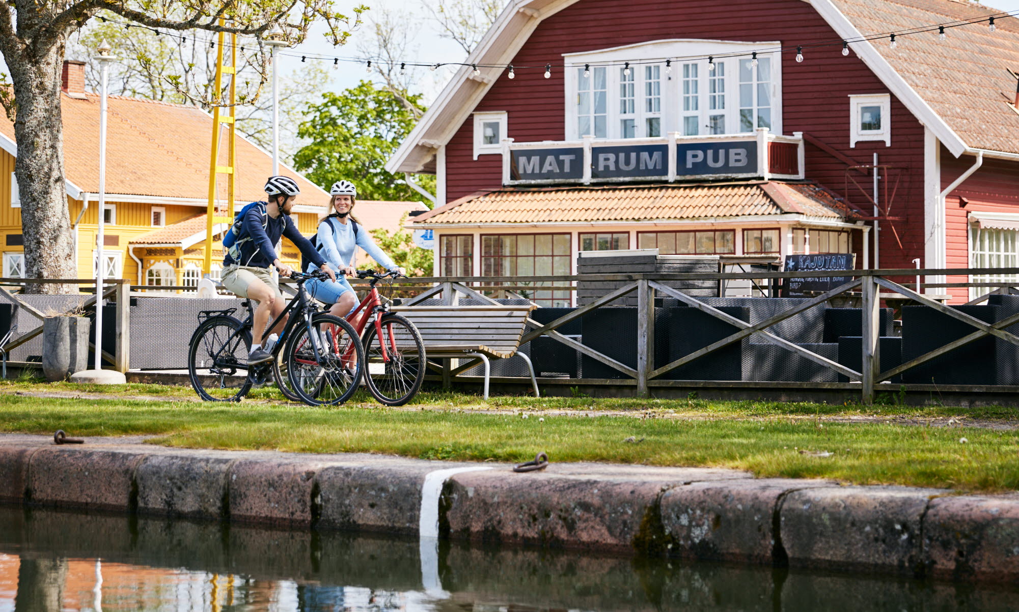 Vänner cyklar Vänerleden