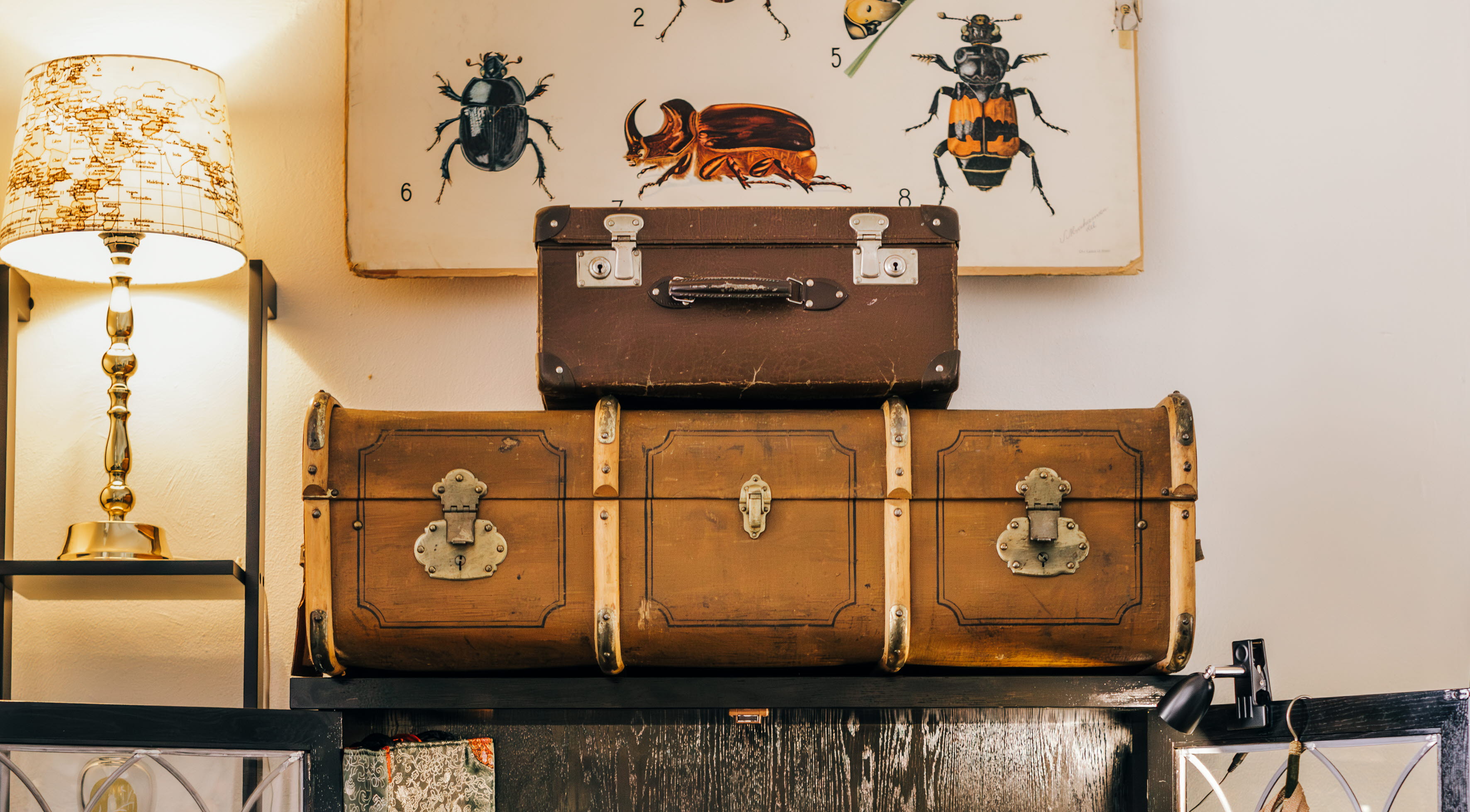 Besökare i en second hand butik.