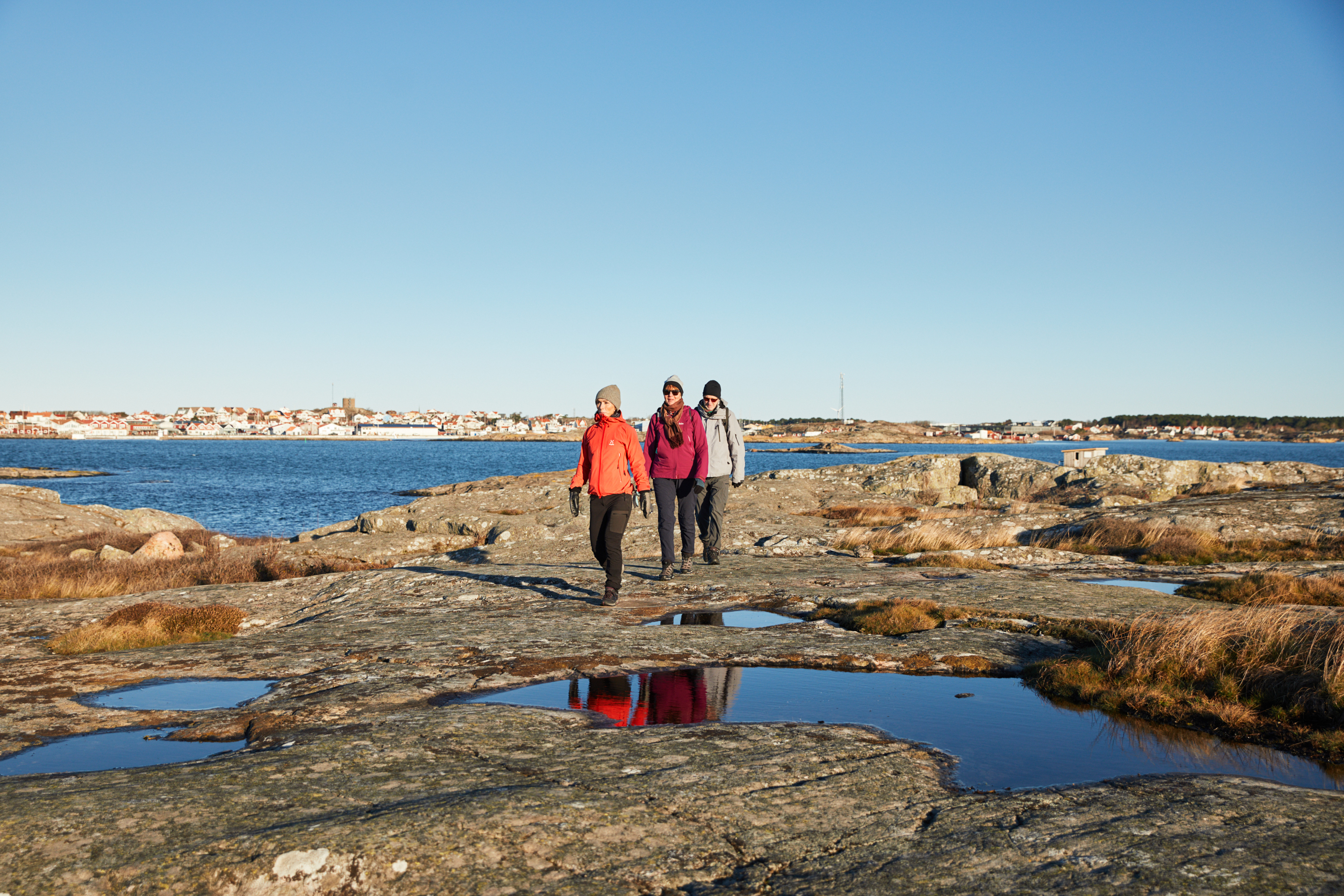Hikers at Skärgårdsleden