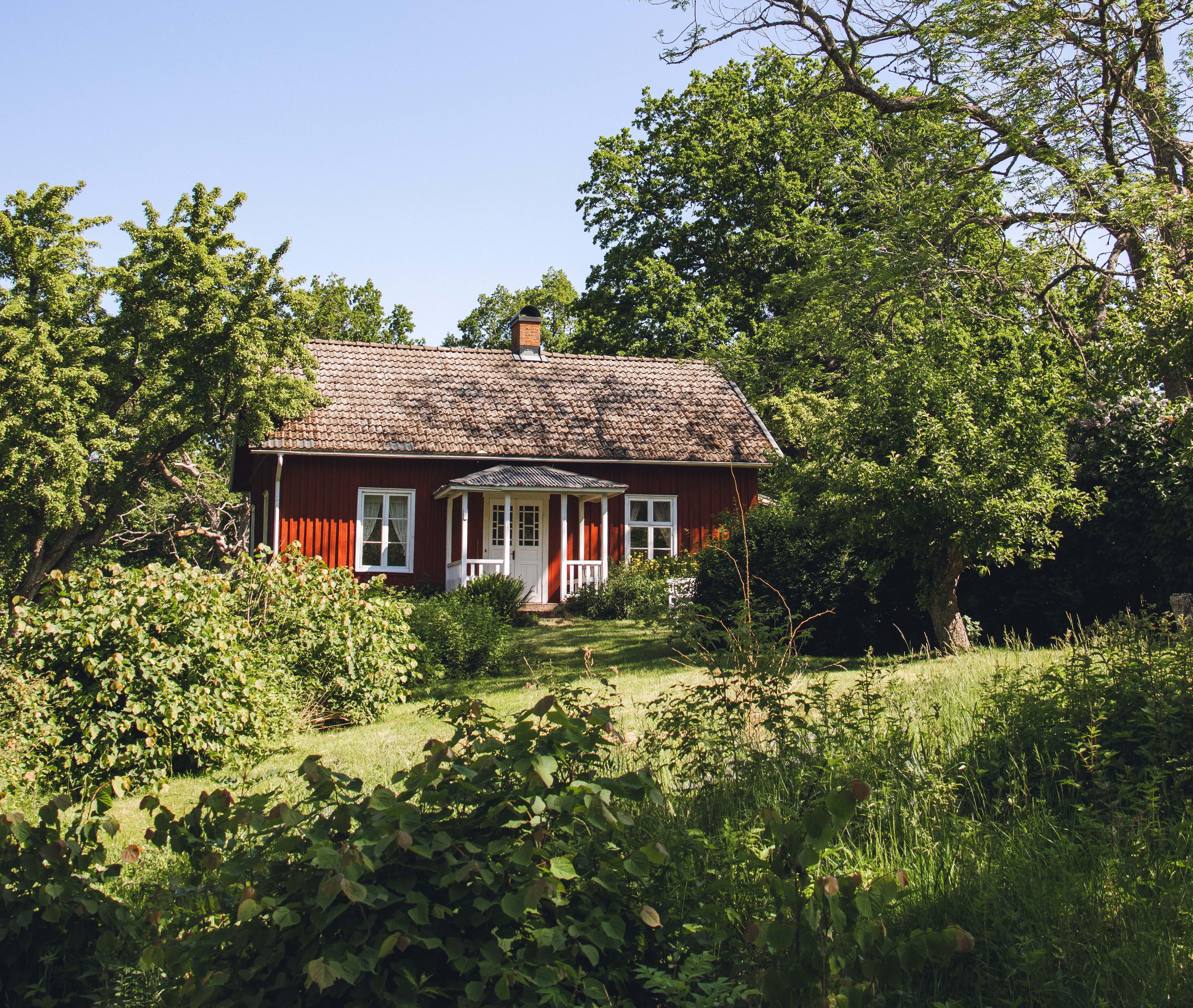 Naturanära boende i skogen.