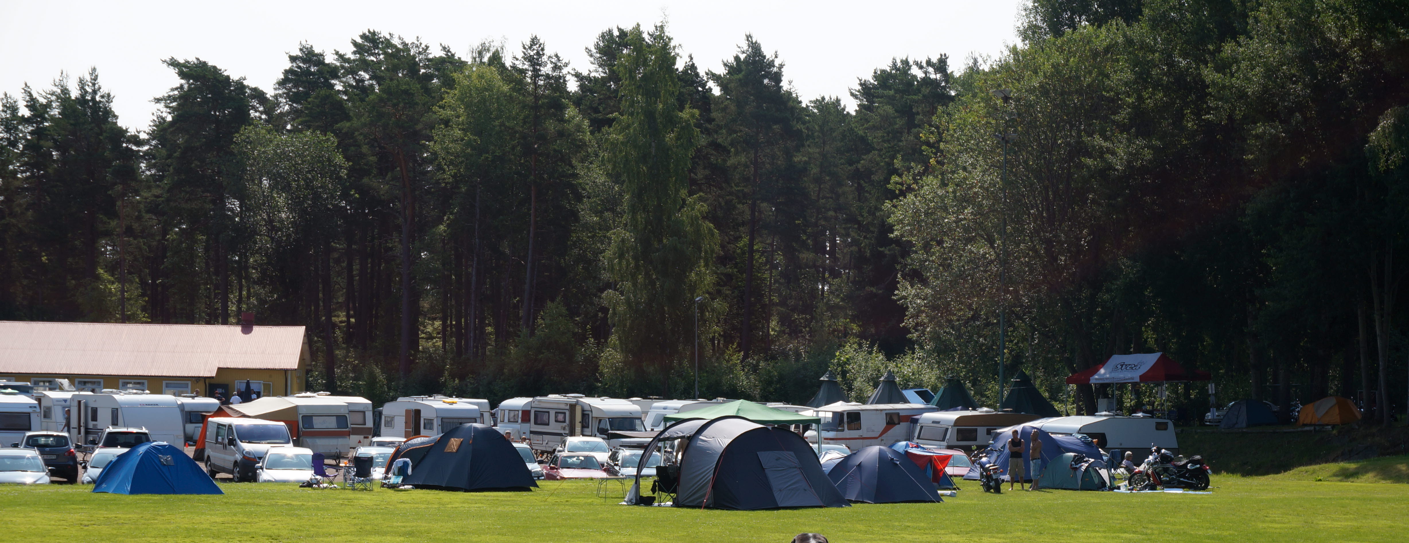 Pop-up camping under bluesfesten