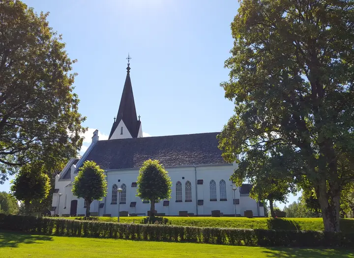 Edsleskogs nya och gamla kyrka