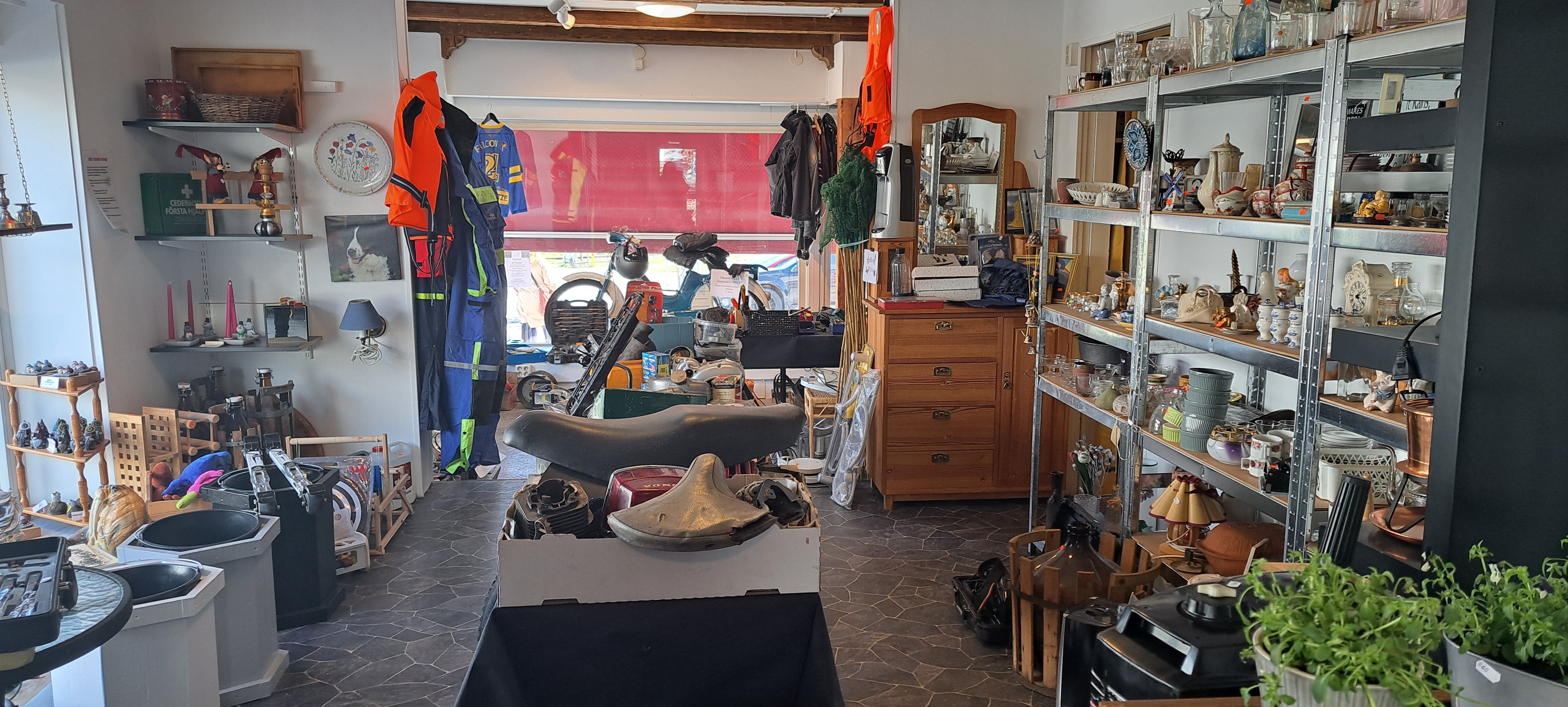 JH Auktioner & Secondhand