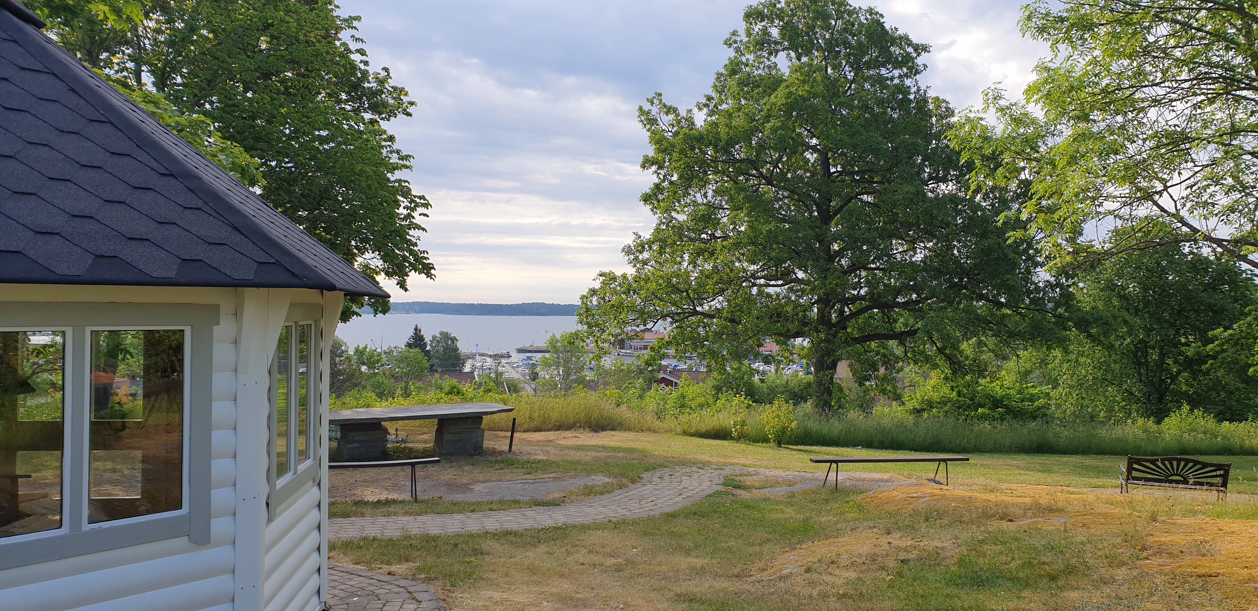 Sommar på kyrkberget – Våffelcafé