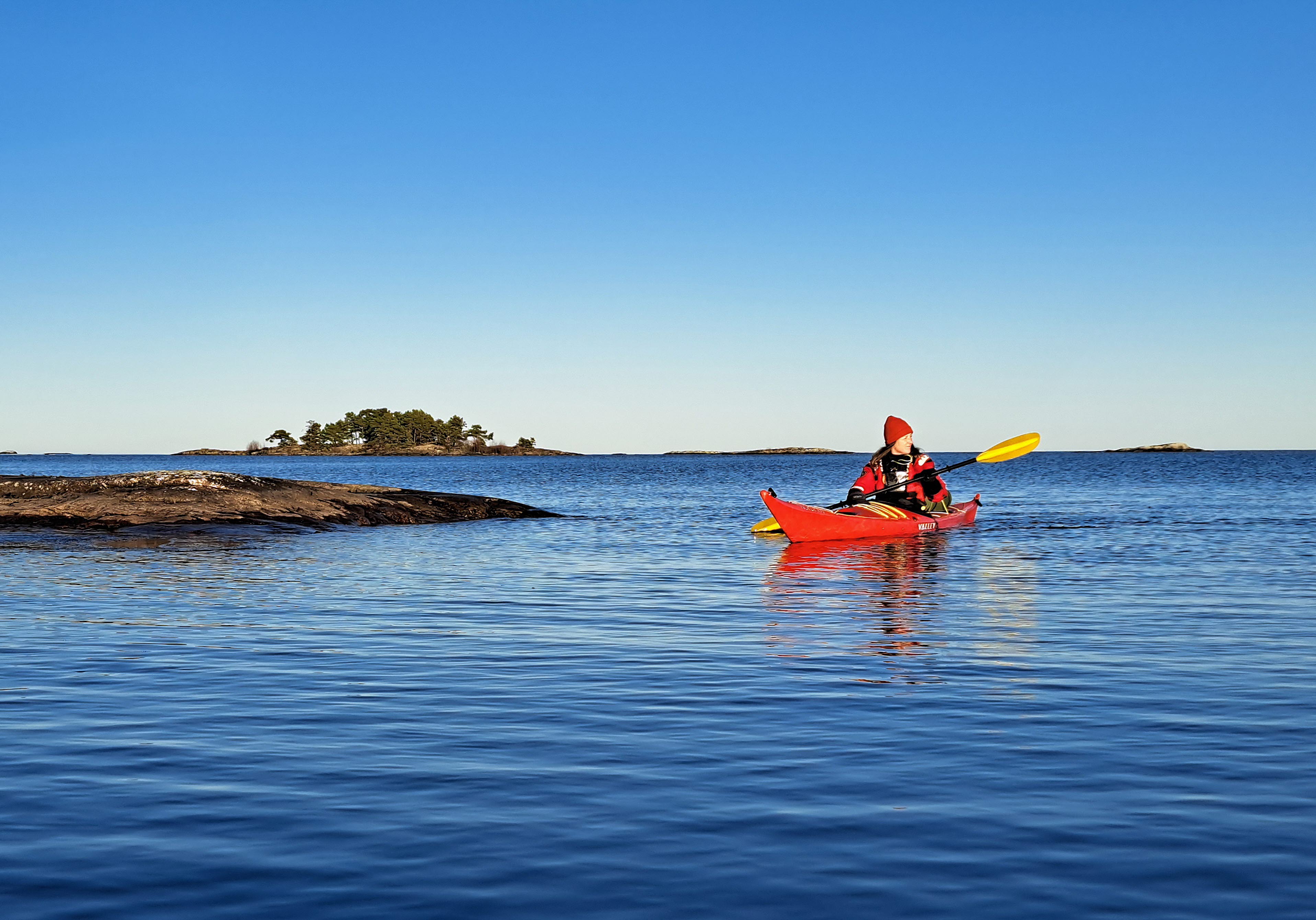 Paddla på vänern vid Rolfskärrs Stugby