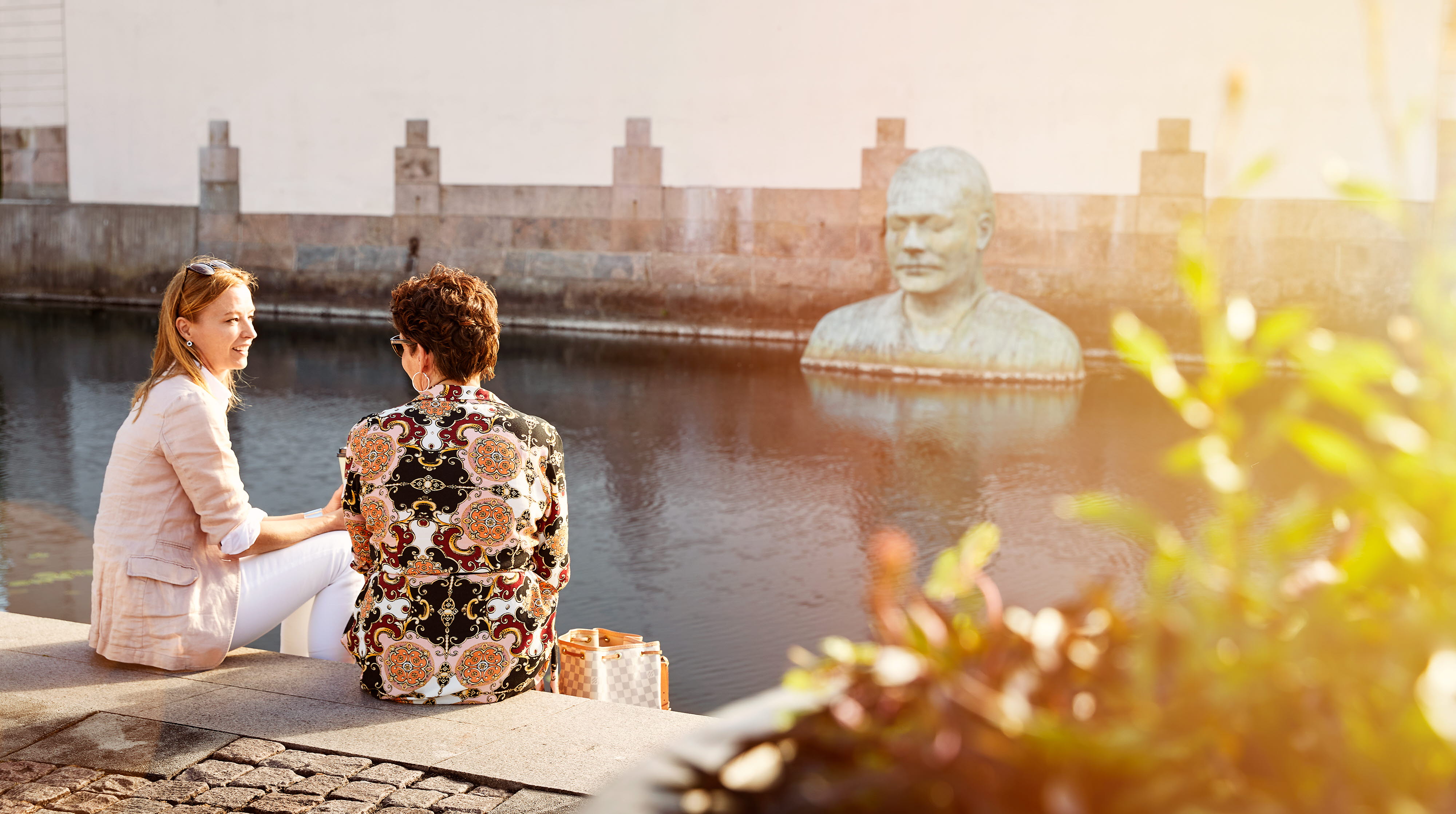 Två kvinnor i konststaden Borås