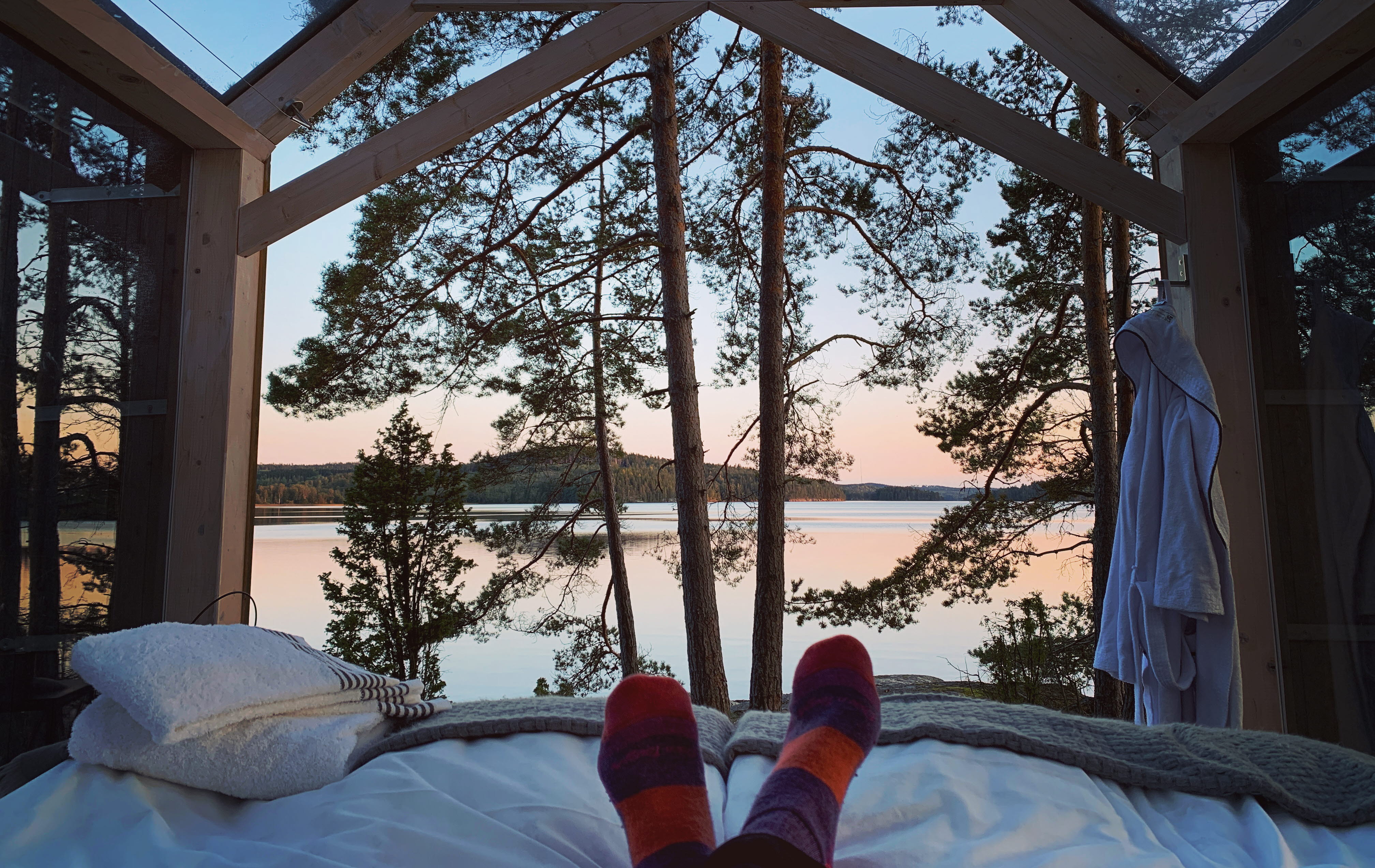 Feet in sunset at Dalslands aktivteter