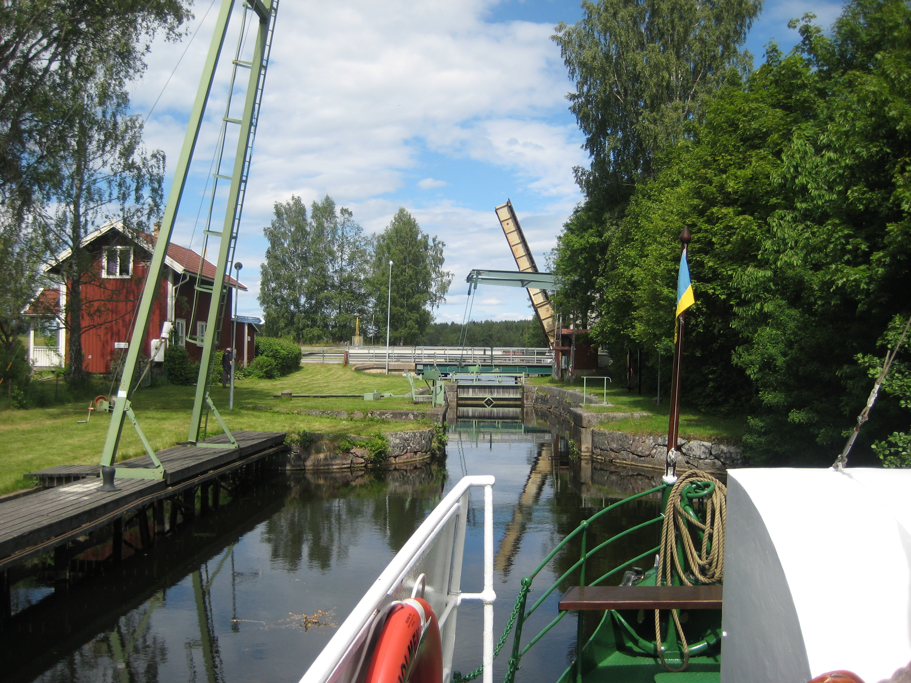 Långbrons slusstation
