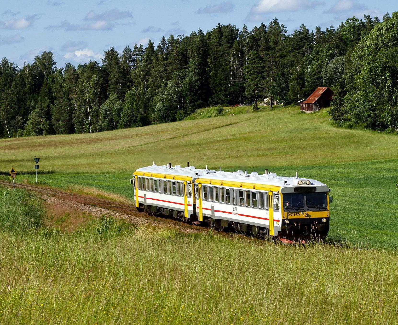 DVVJ:s rälsbuss på sommaren