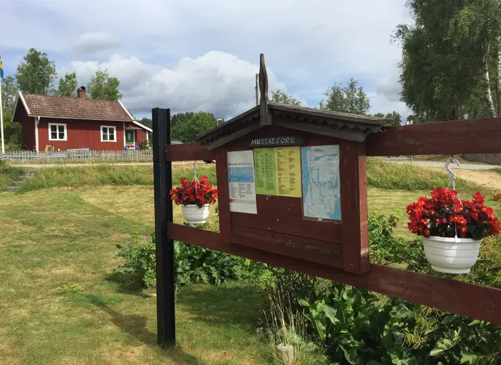 Mustadfors slusstation