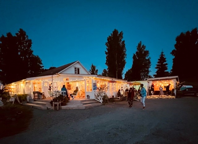 Nössemarks Café och Camping på kvällen