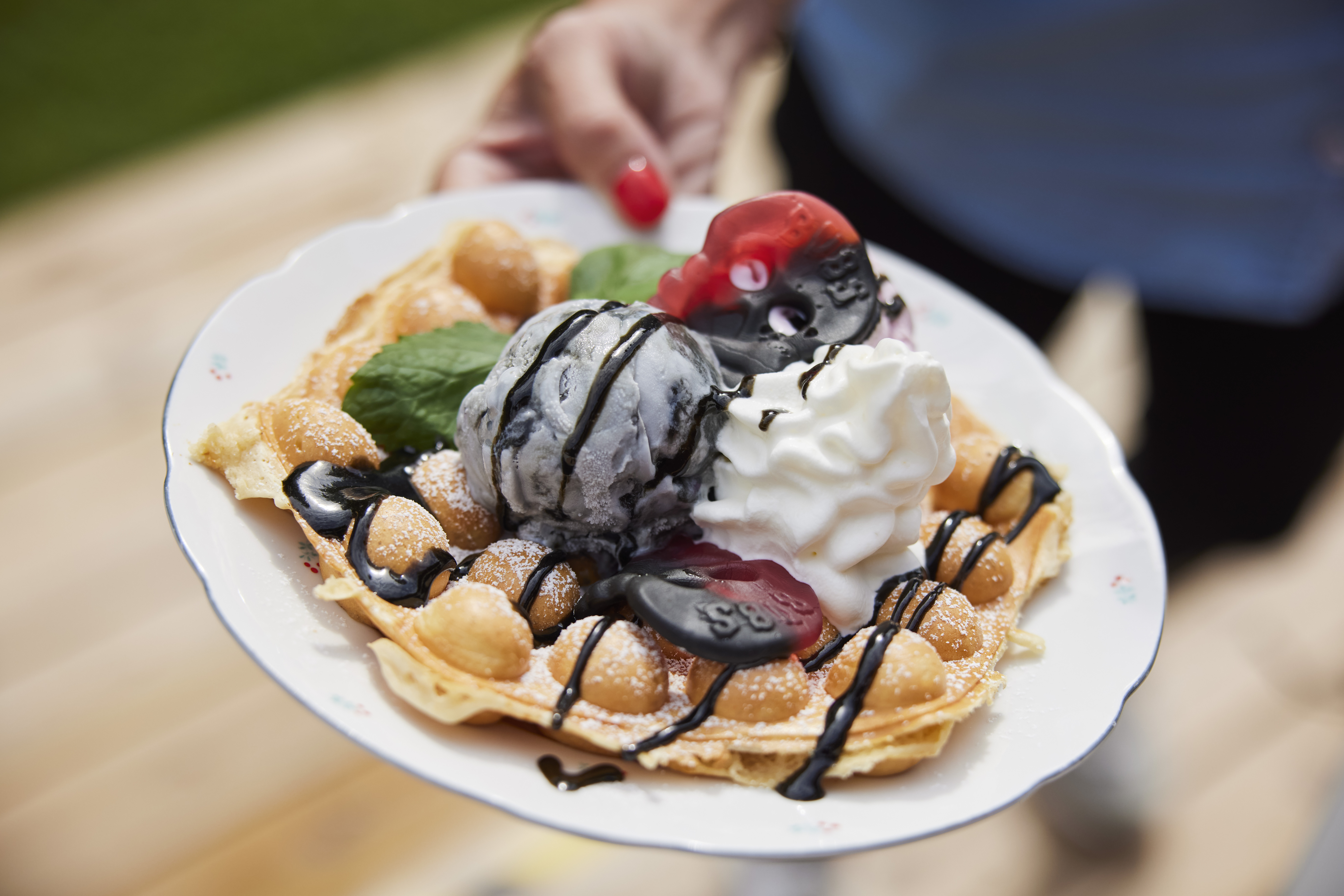 Bubbelvåffla hos slusscafét i Långbron.