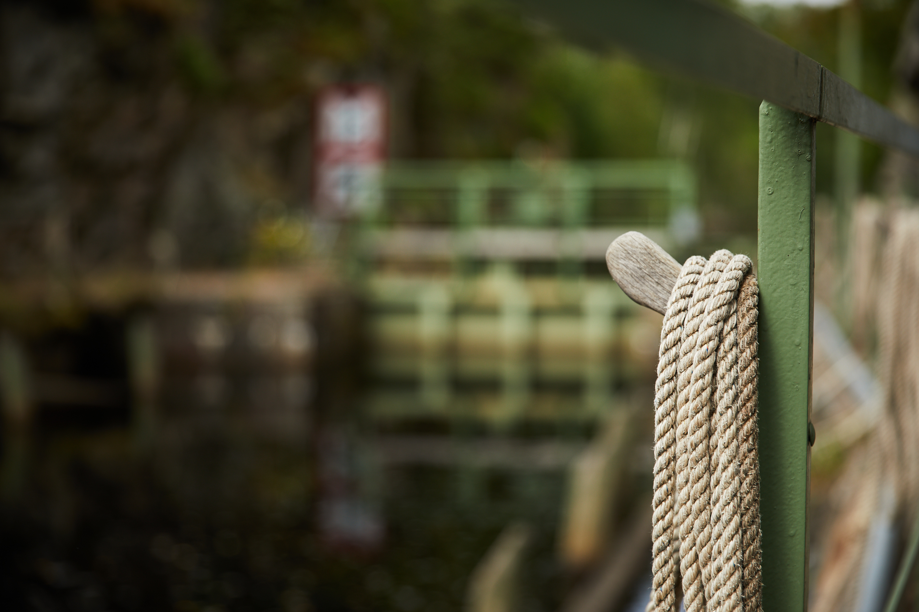Närbild på slussen i Töcksfors längs Dalslands kanal. 