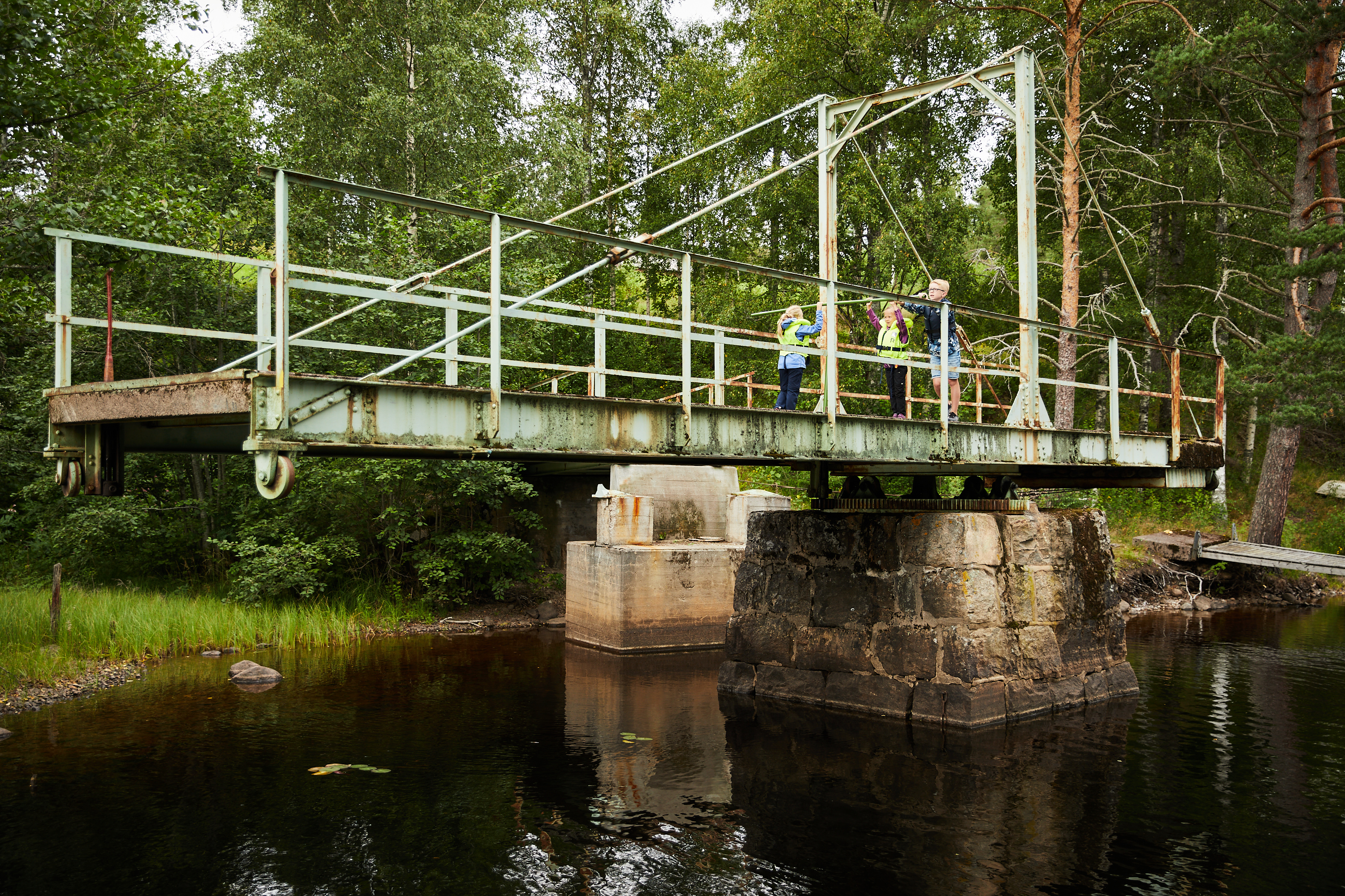 Svängbro i Töcksfors- Dalslands kanal. 