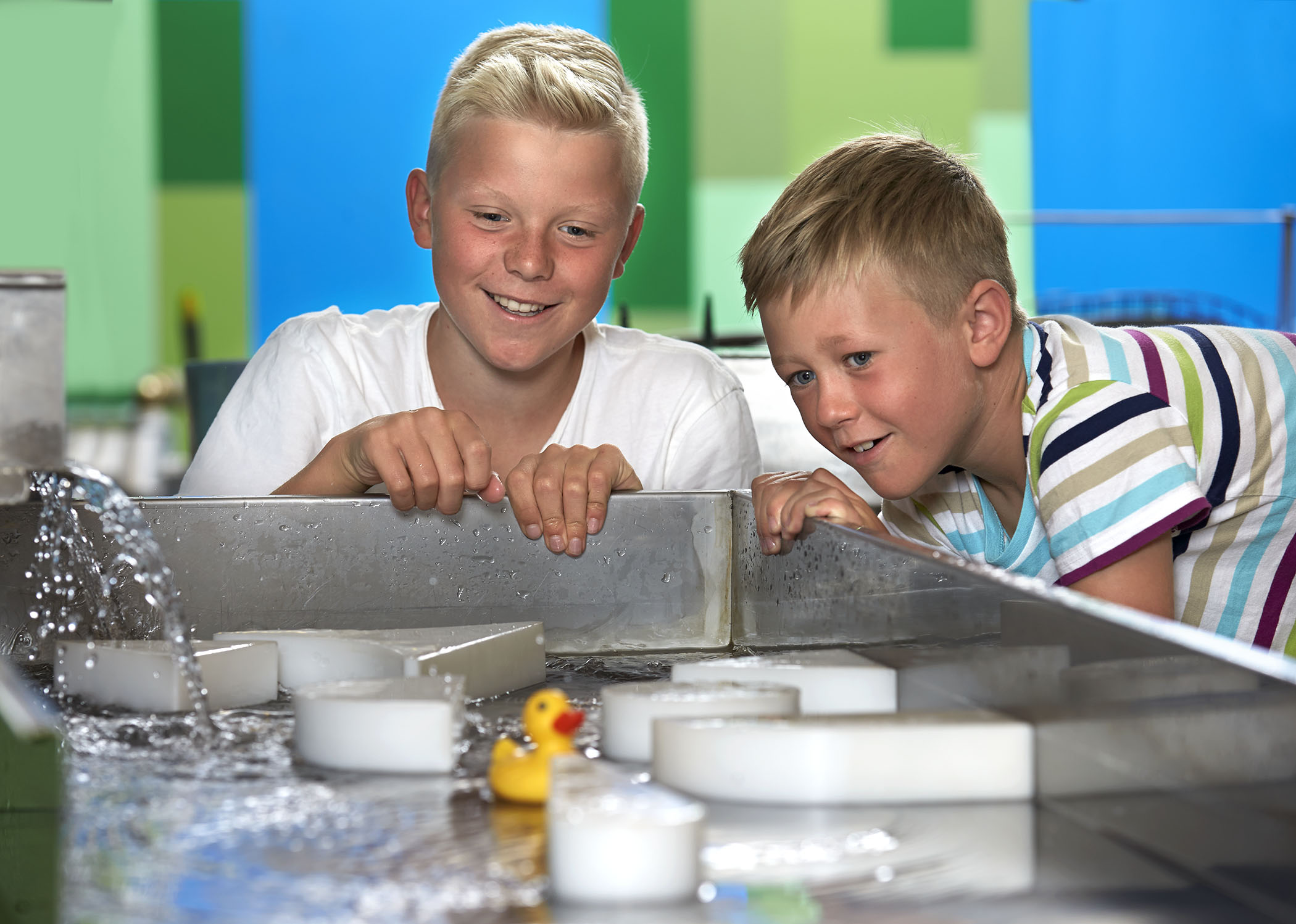 Undersök, upplev och upptäck i naturvetenskapens underbara värld!