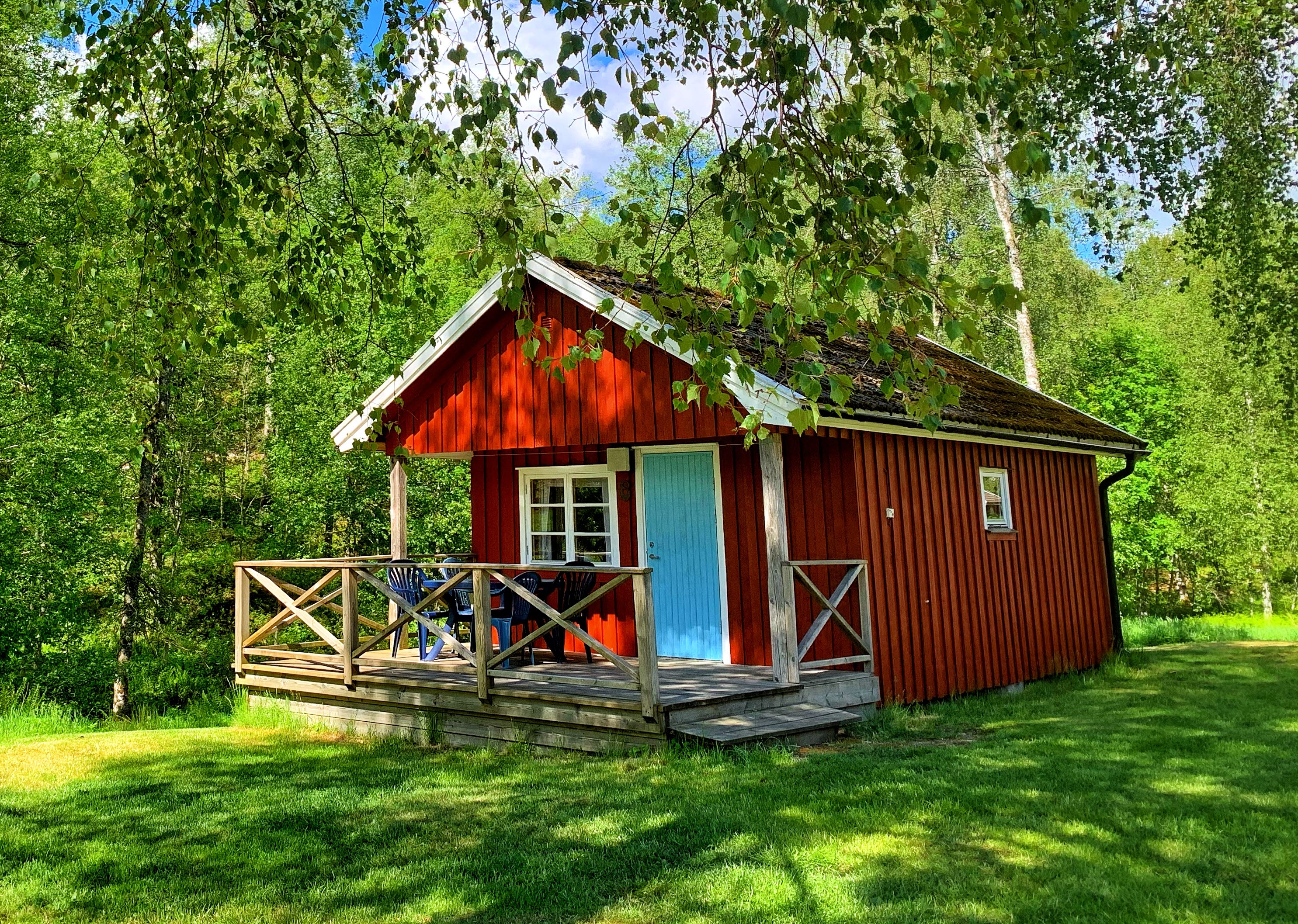 Bo i stuga på Ragnerudssjöns camping. 