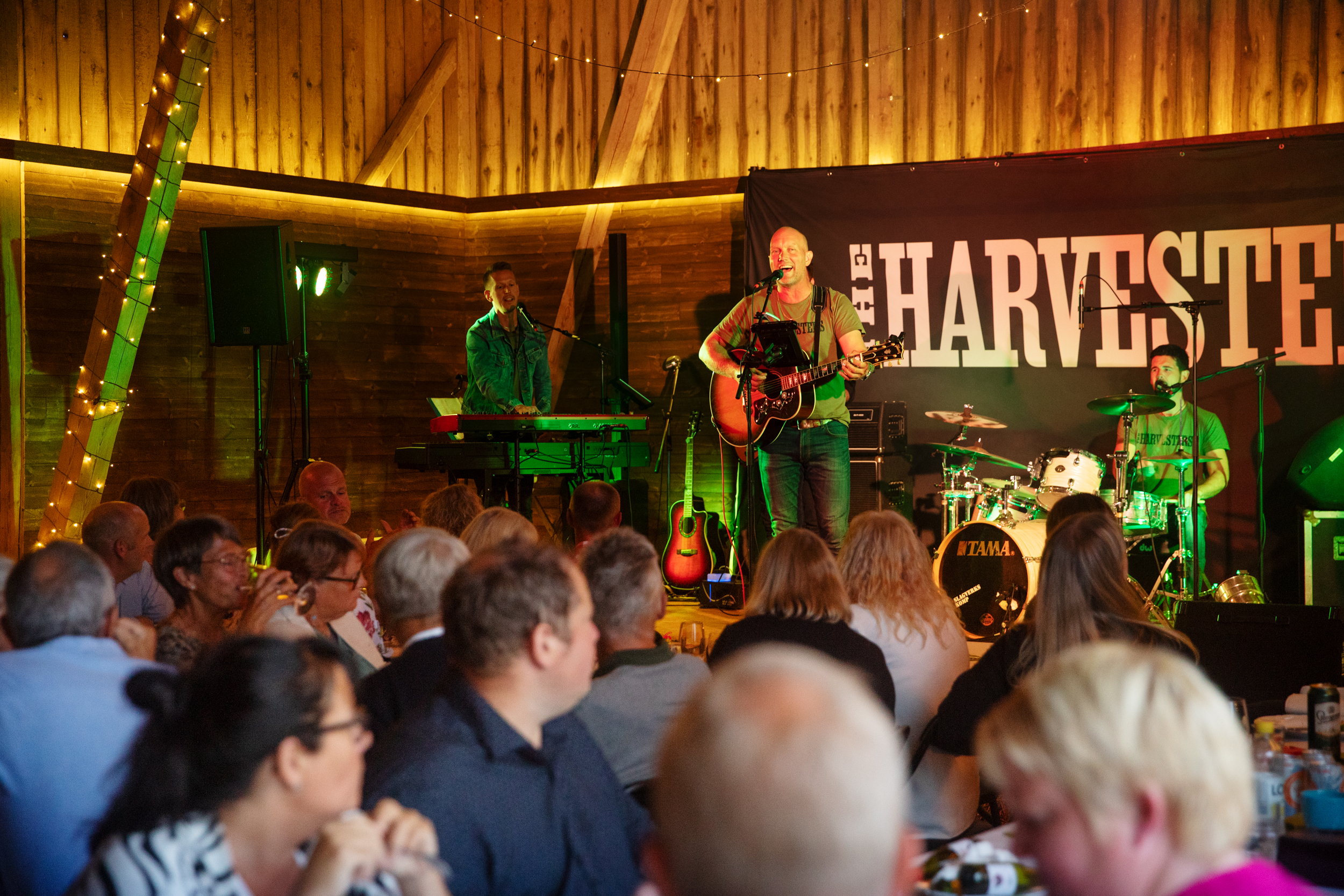 Mossängens gård Countryfest med Harvesters