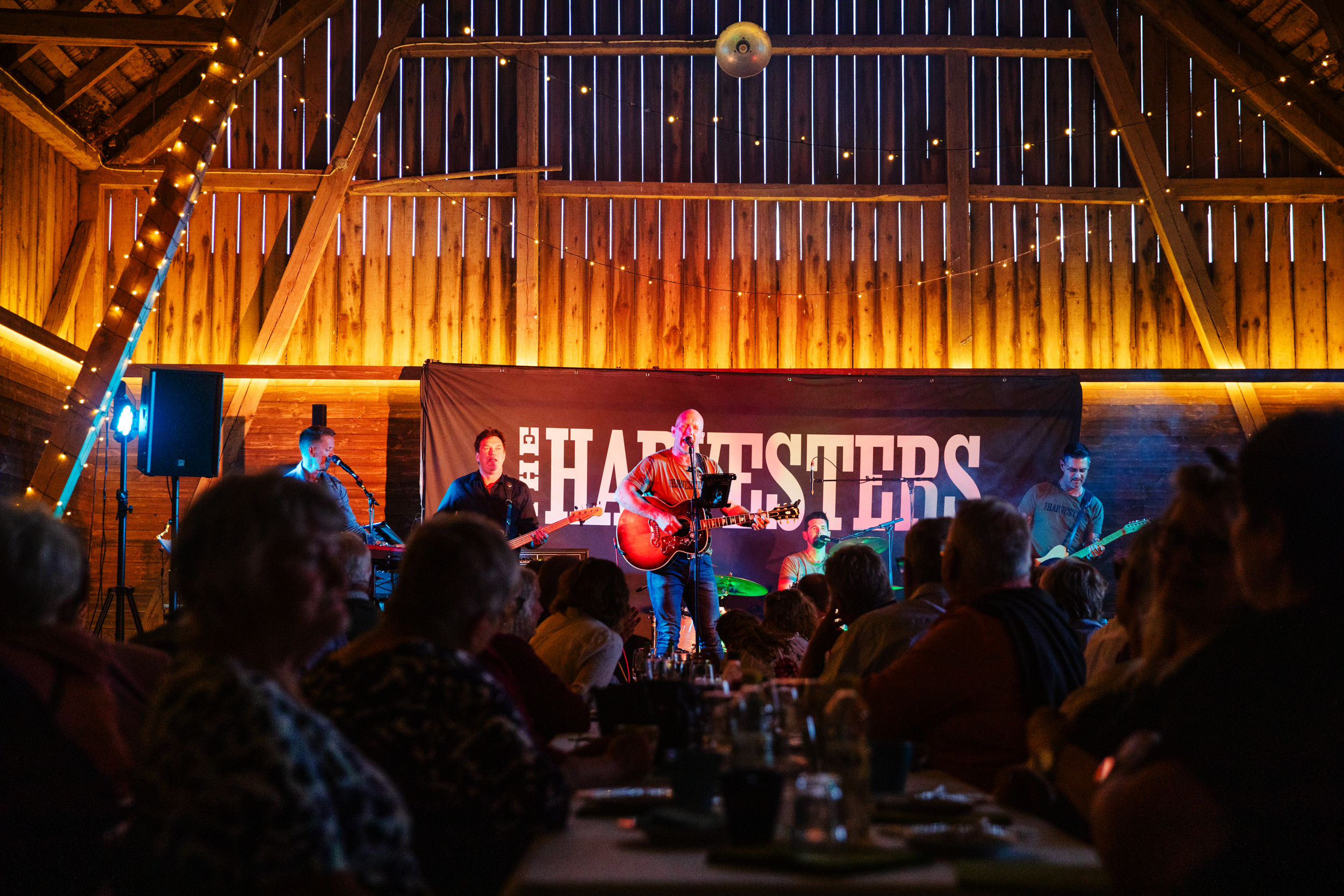 Mossängens gård Countryfest med Harvesters