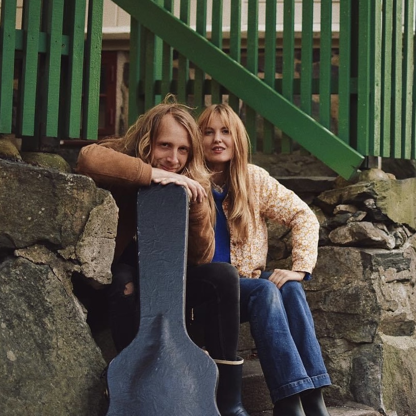 Artisterna Amanda Arnborg o Erik Björksten