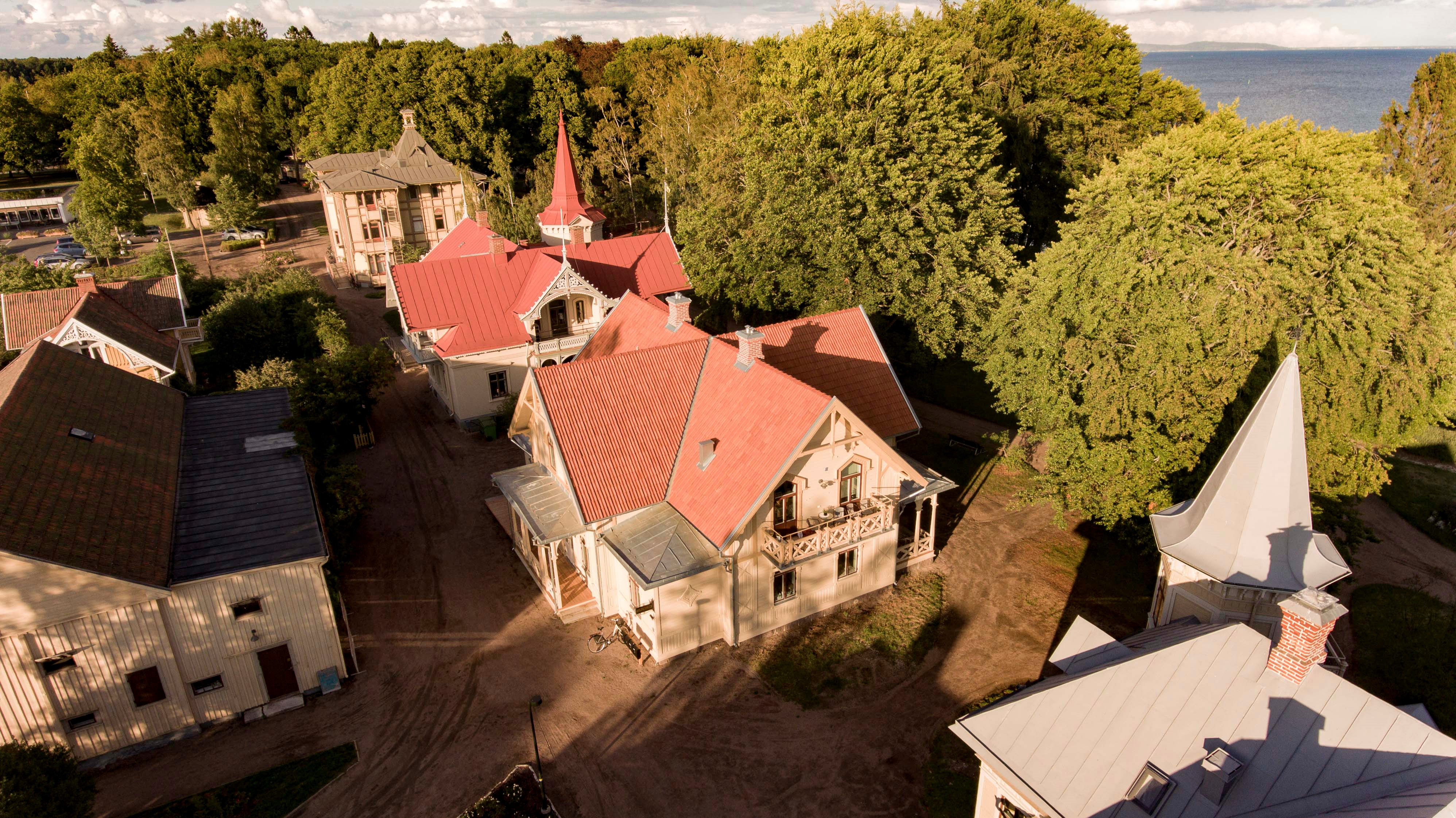 Flygfoto över Hjo Stadspark. 