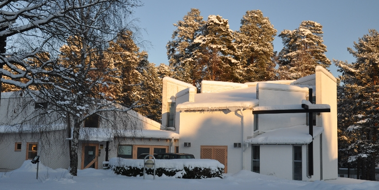 Hjo folkhögskolas kapell, vinter