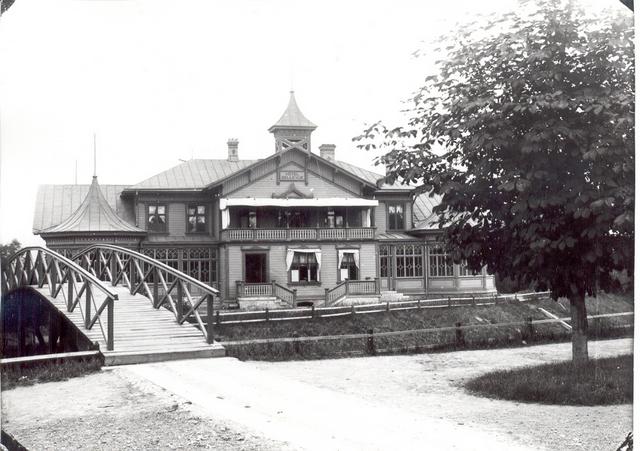 Historisk bild på Järnvägshotellet i Hjo. 