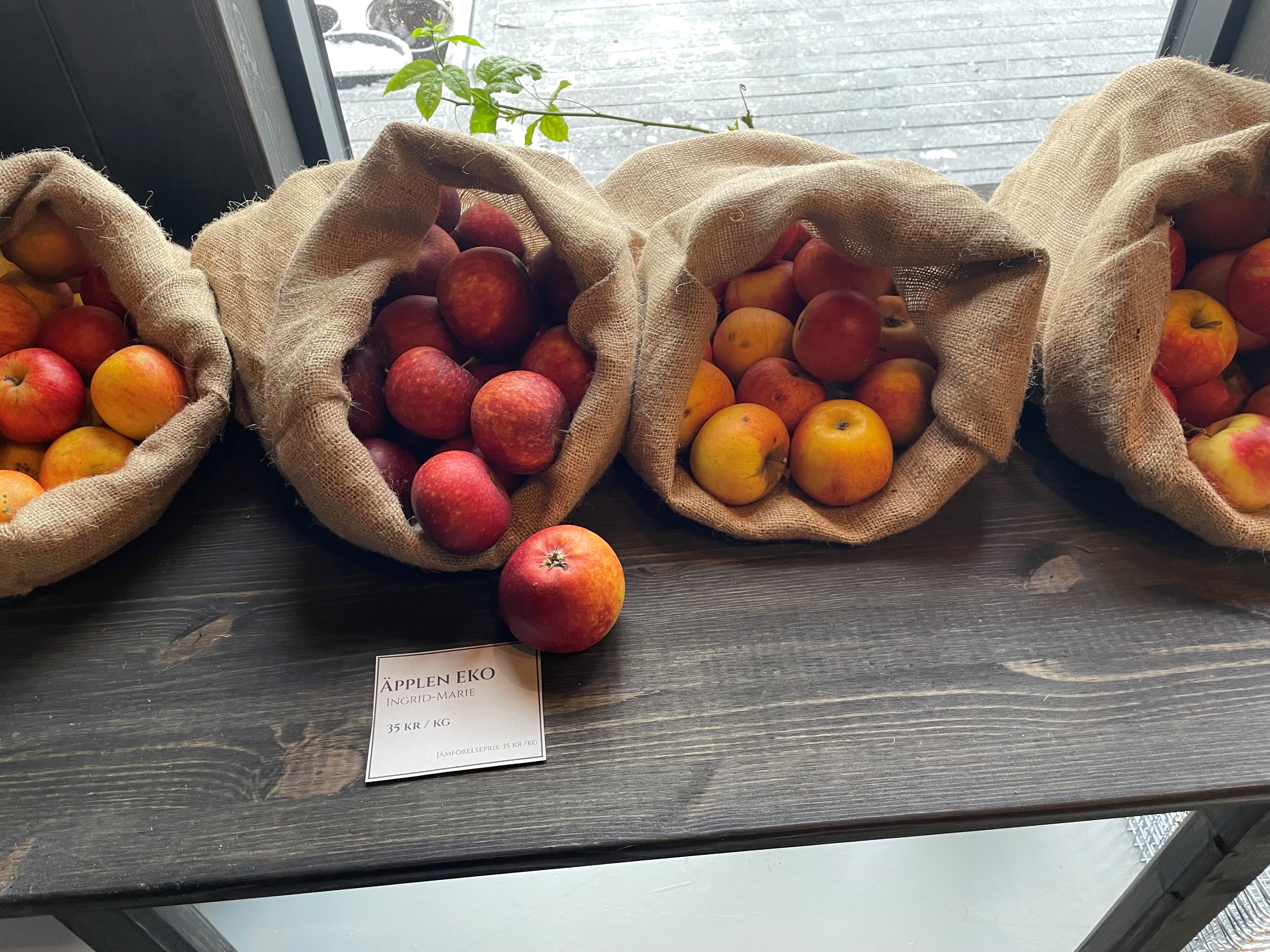 Flera äppelsorter hos Alekärr. 