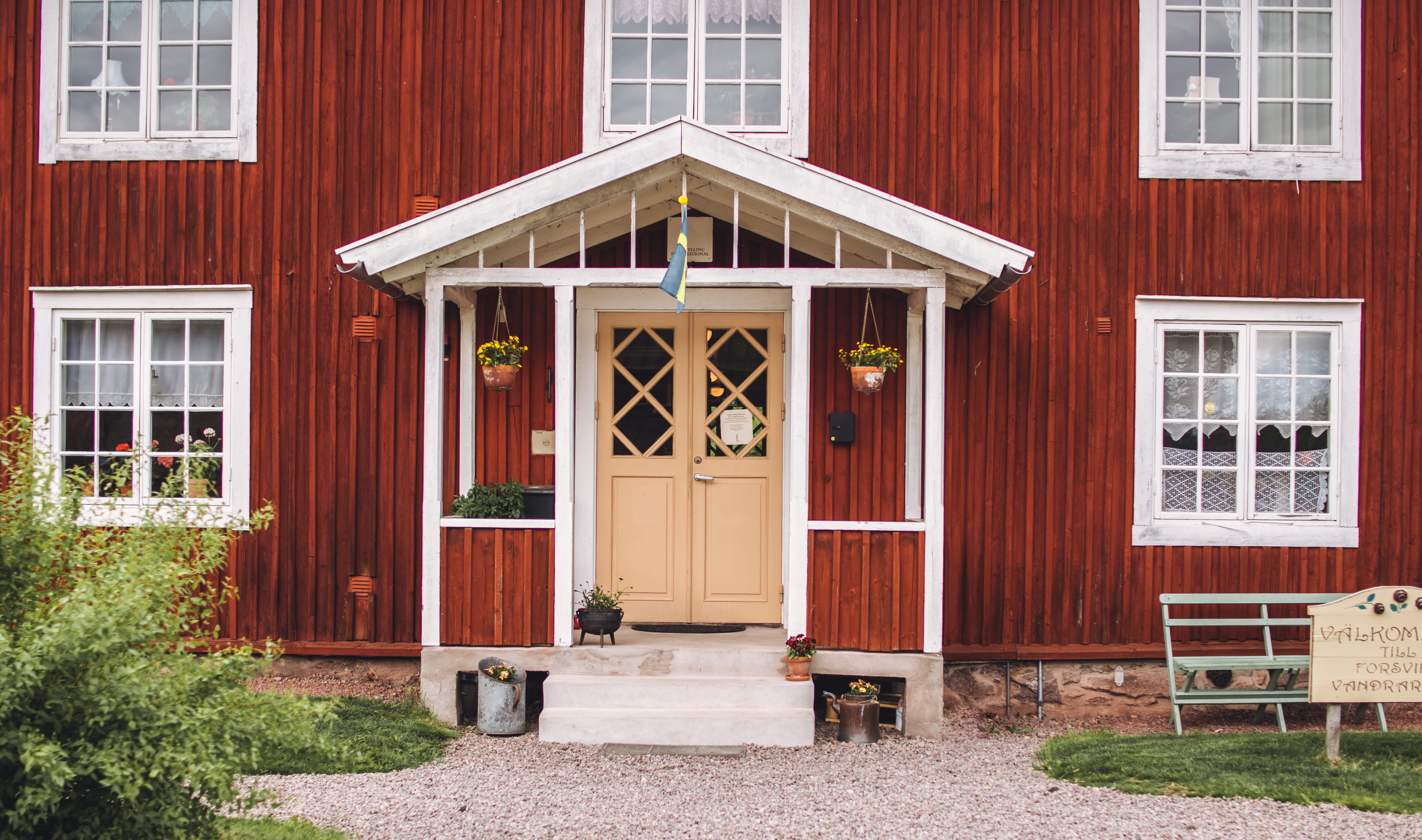 In front of Forsviks vandrarhem 