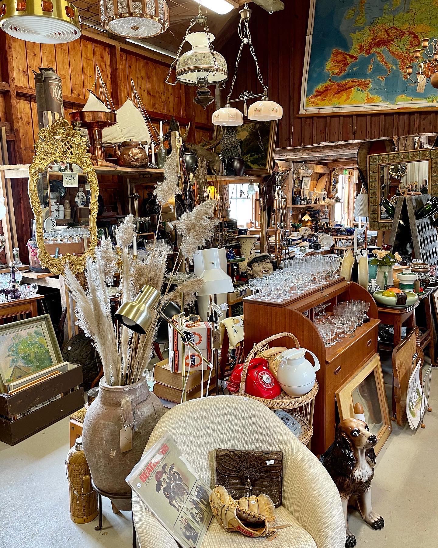 Antiques Road Shop