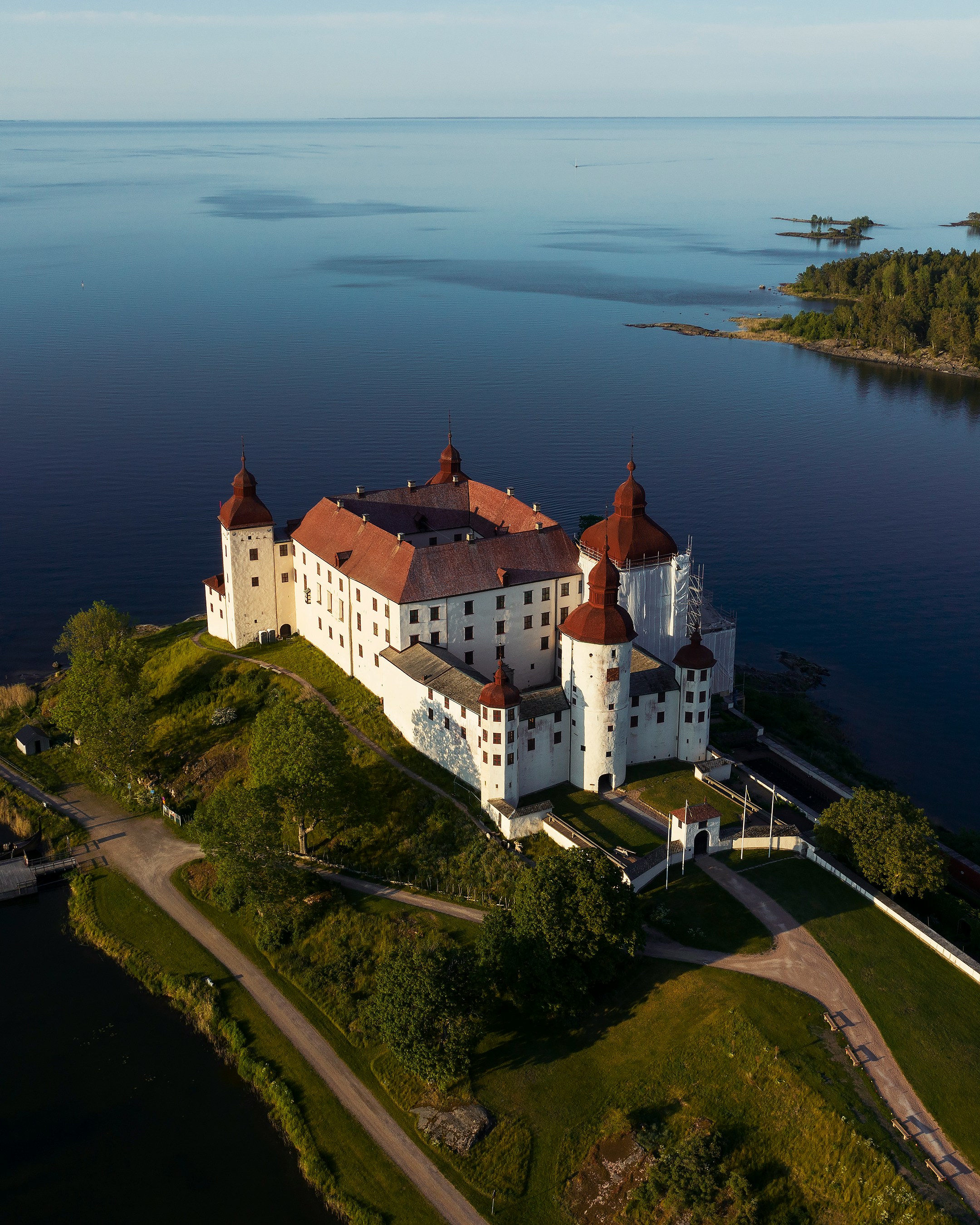 Drönarbild över Läckö Slott