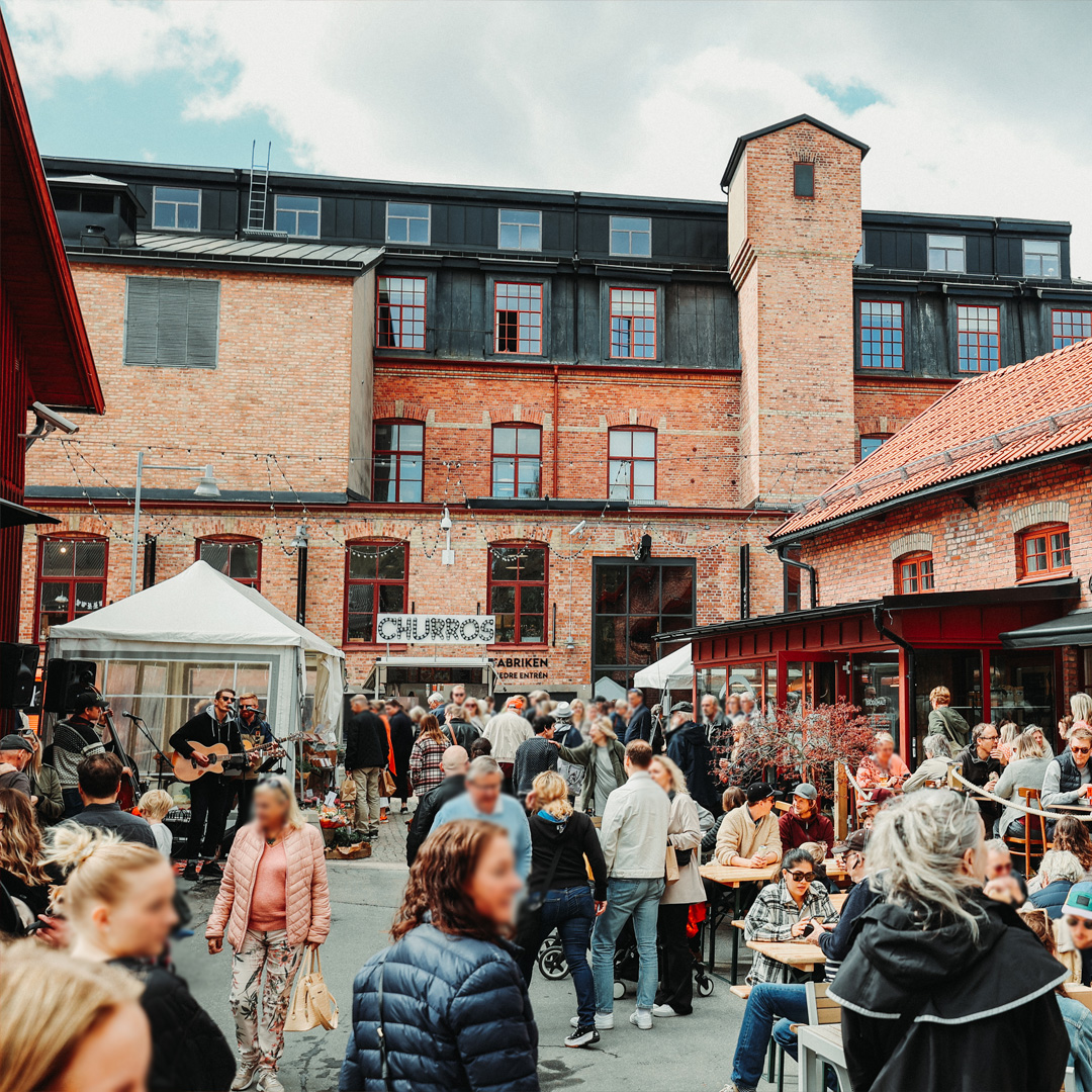 marknad med människor ute 