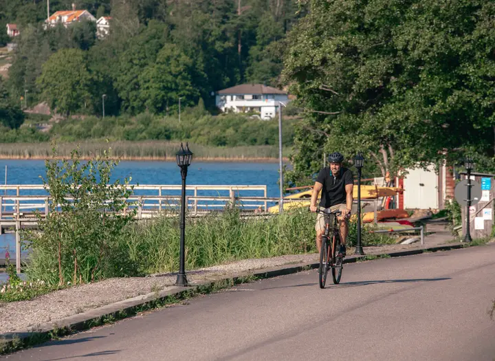 Cykla på landsväg i Uddevalla