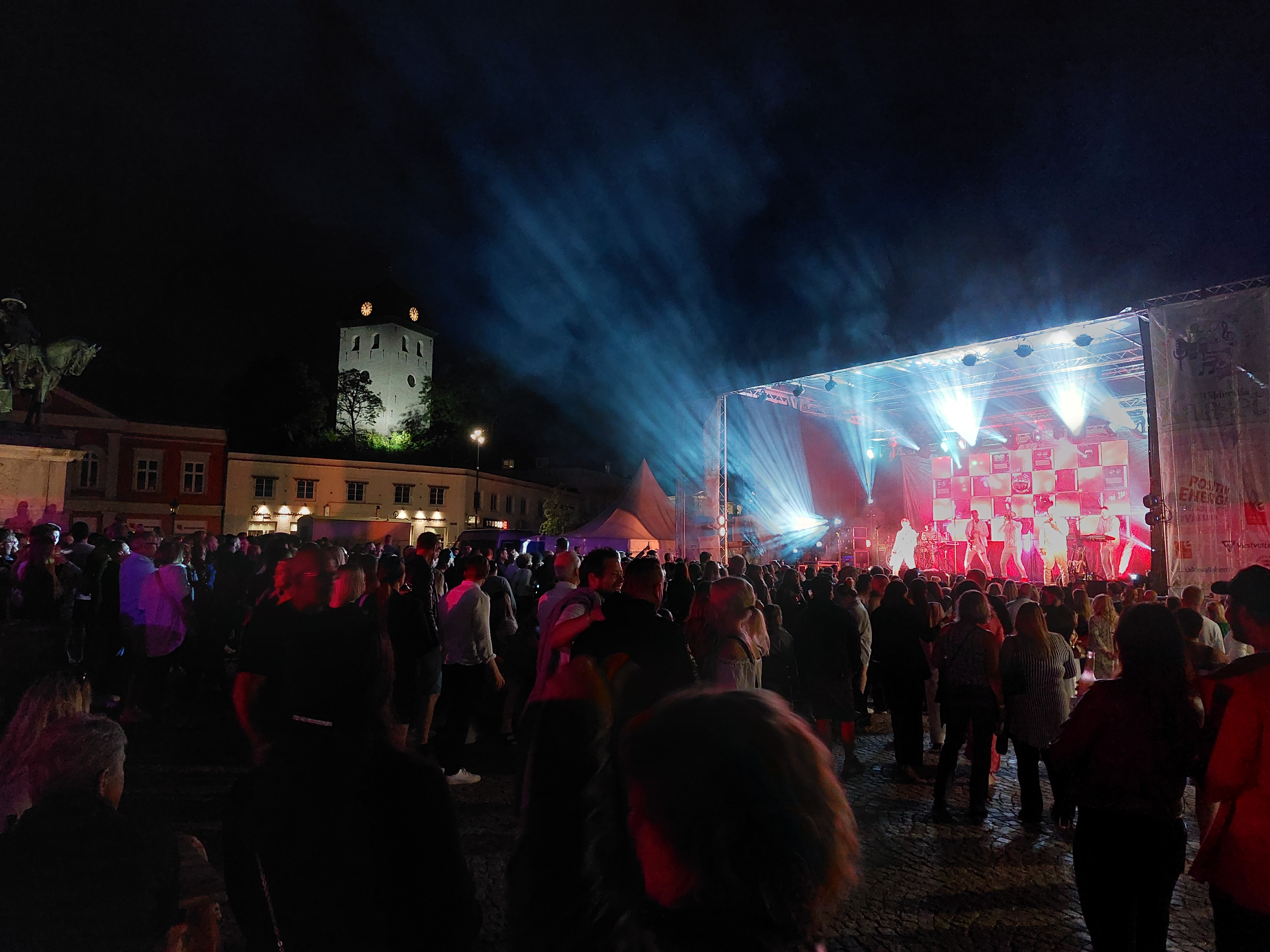 Scen på Kungstorget