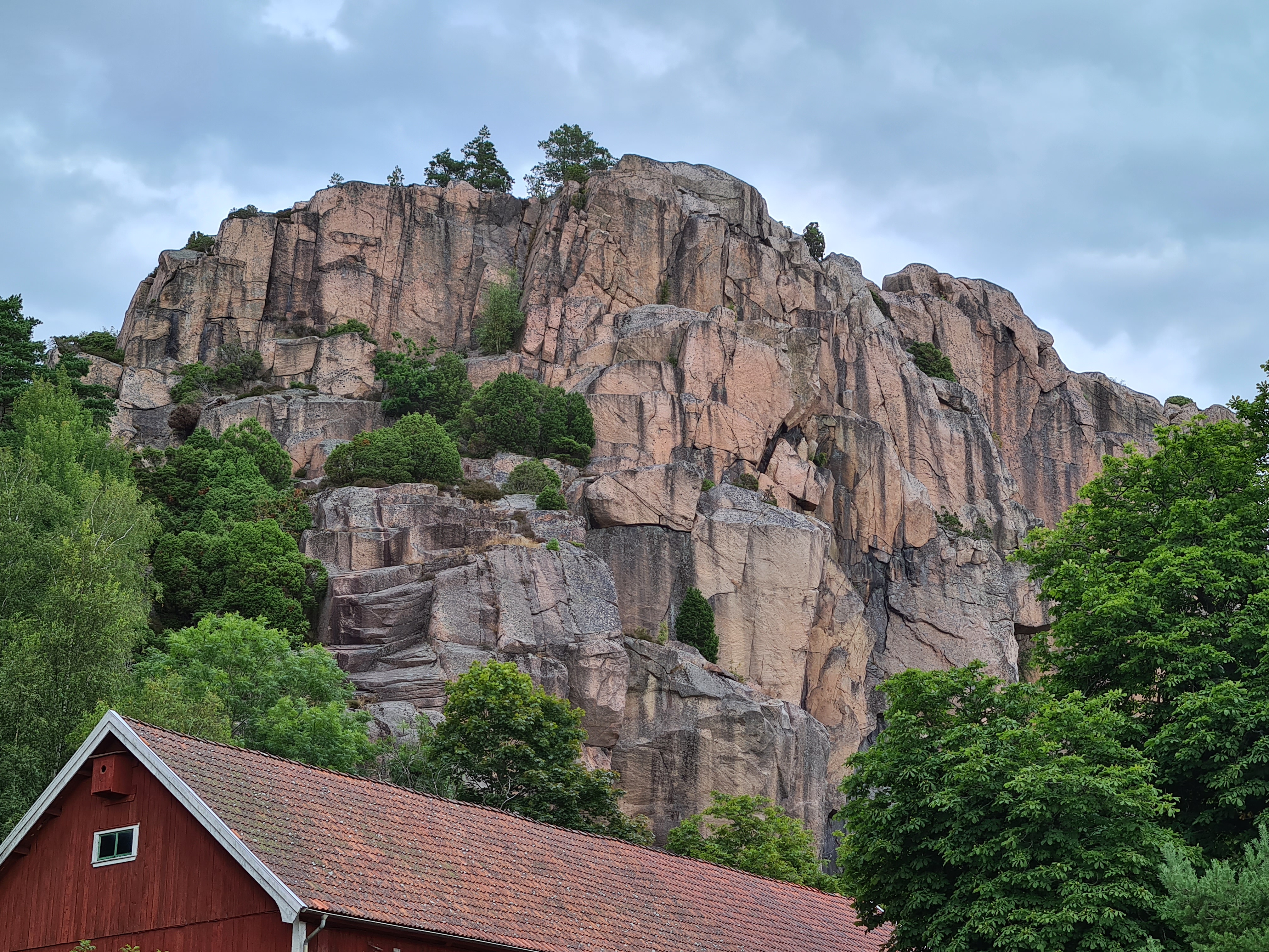 Klättra, klättervägg, Brodalen, sommar, Maria Kilbo.jpg