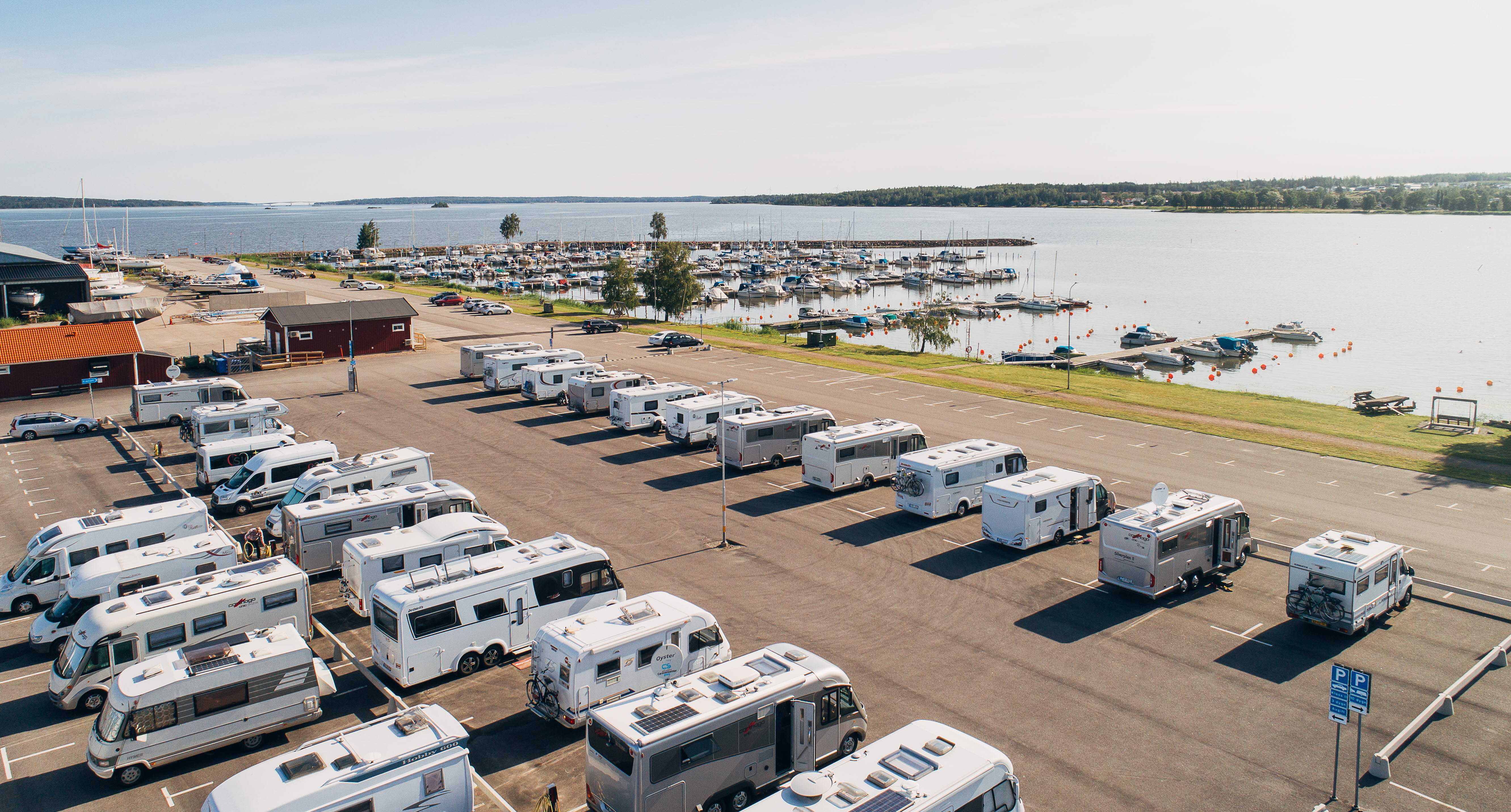 Campers by lake Vänern in Mariestad.