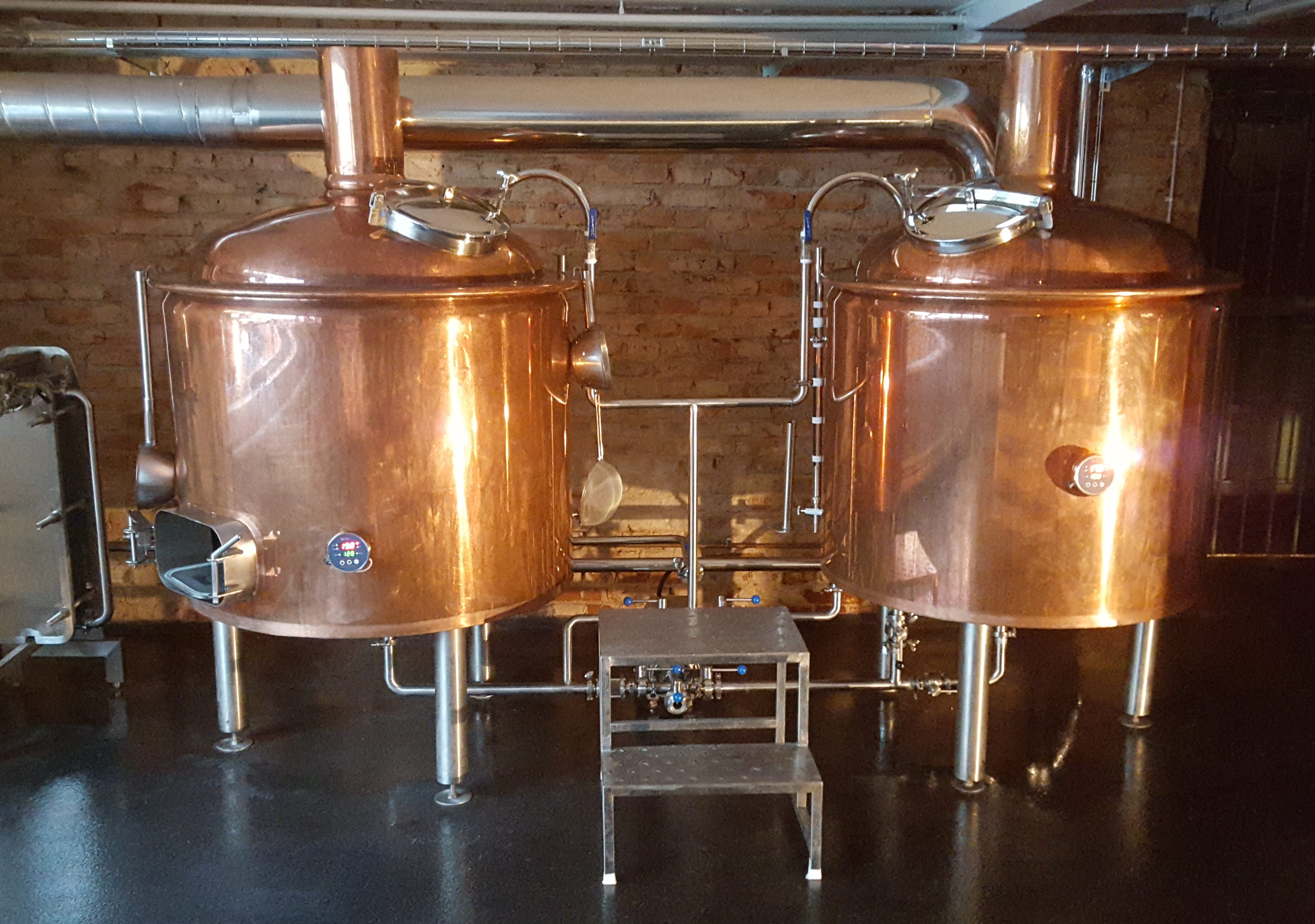 Bryggkar i koppar på Bryggeriet Mariestad.