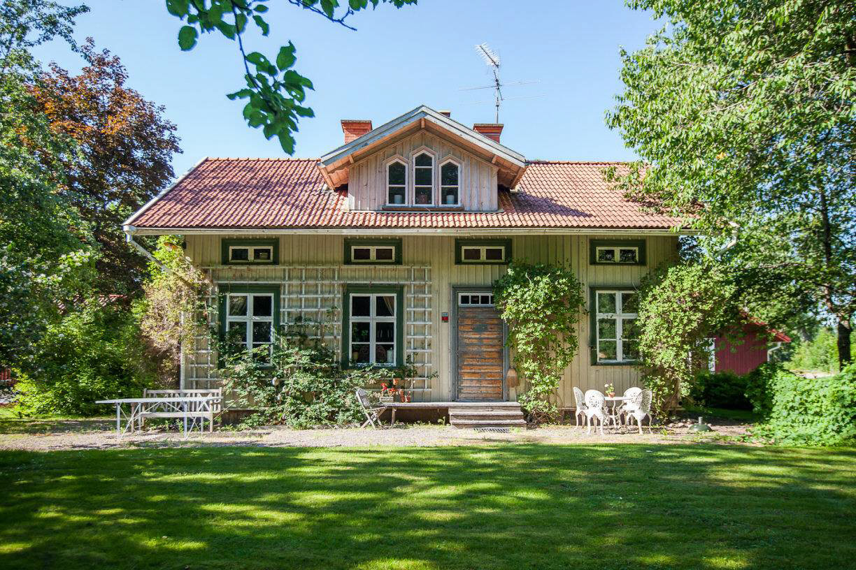 Äppelgården Bed & Breakfast i Mariestad, exteriör på huvudbyggnaden.