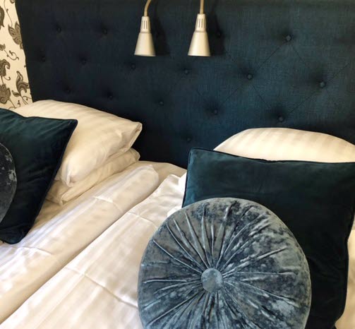 Dubbelsäng på Hotell Aqva i Mariestad.