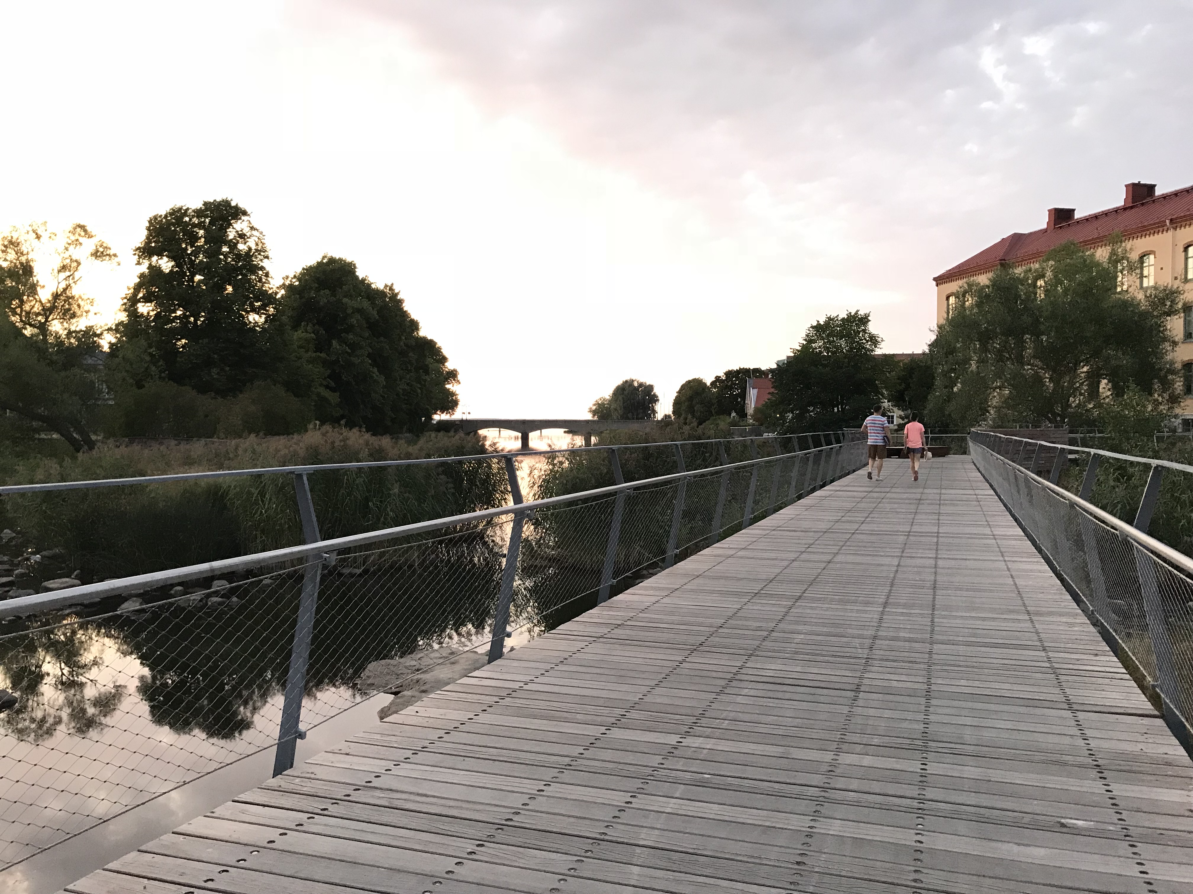 Universitetsbron över ån Tidan i centrala Mariestad.