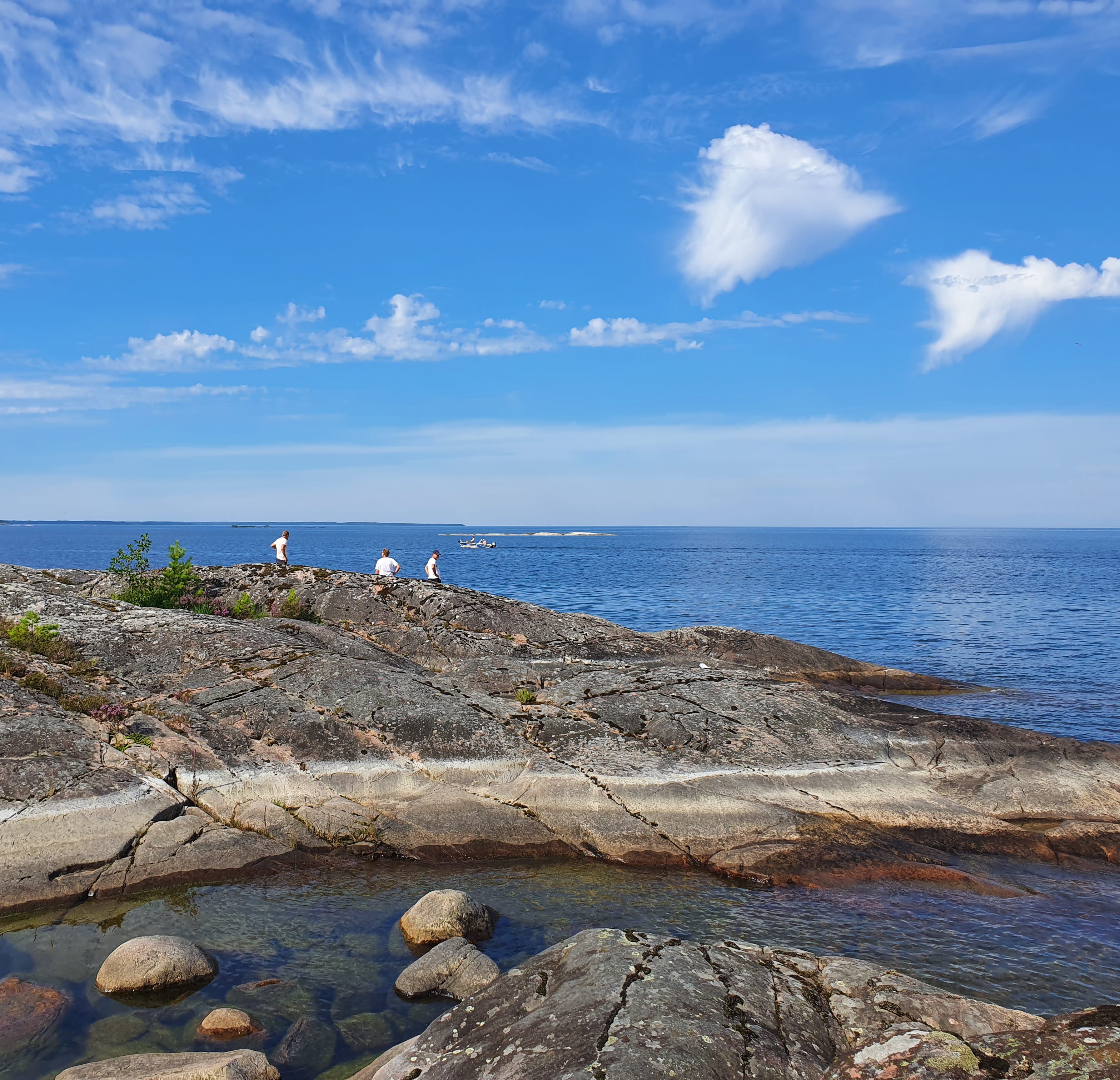 Rocks at the island Kalvö in lake Vänern.