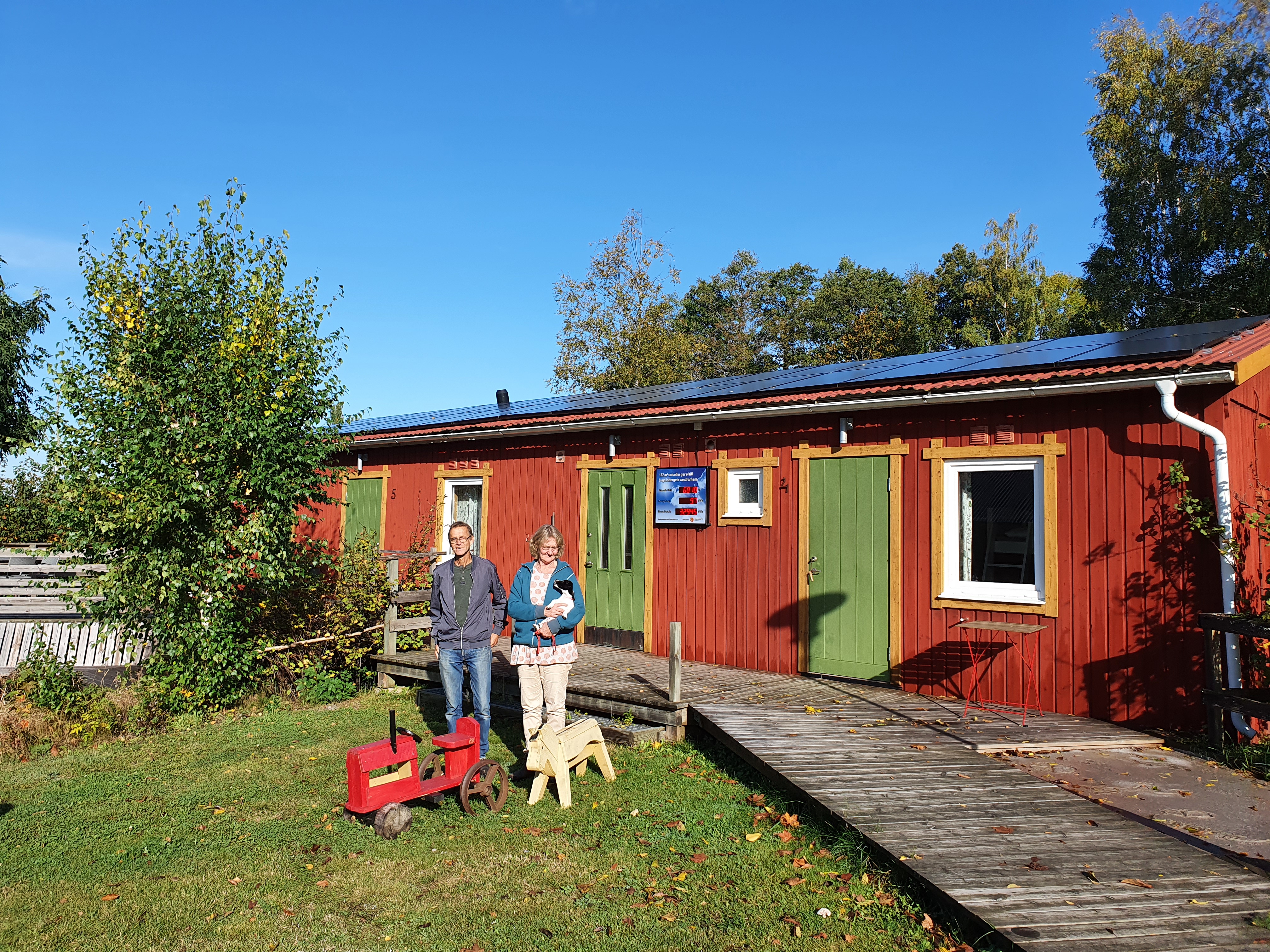 Pia och Jesper fram sitt Lugnåsberget Ekohotell. 