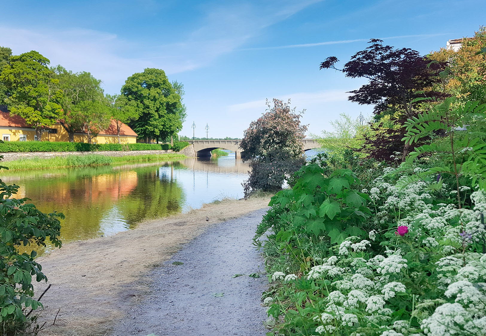 Promenad längs Tidan i Mariestad. 