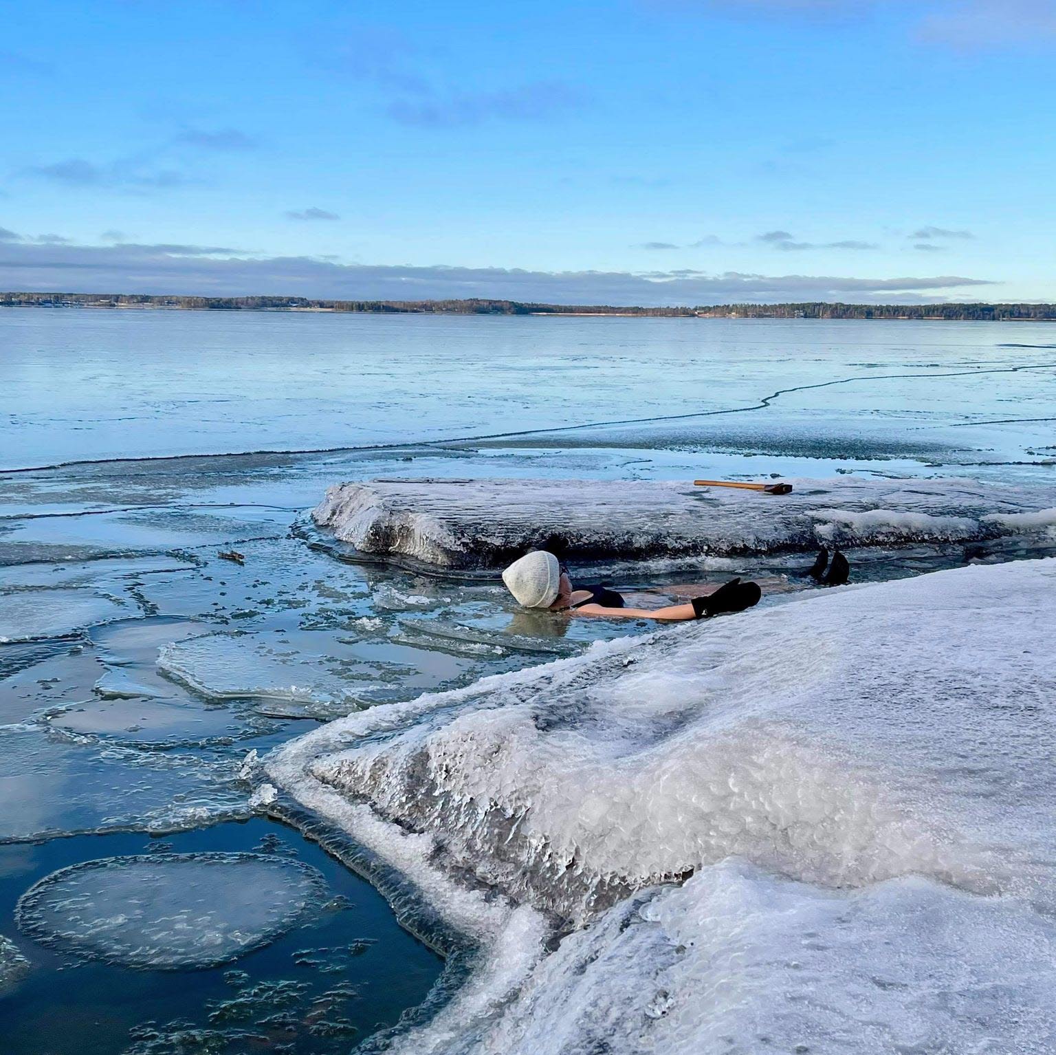 Vinterbad på Ekudden i Mariestad. 