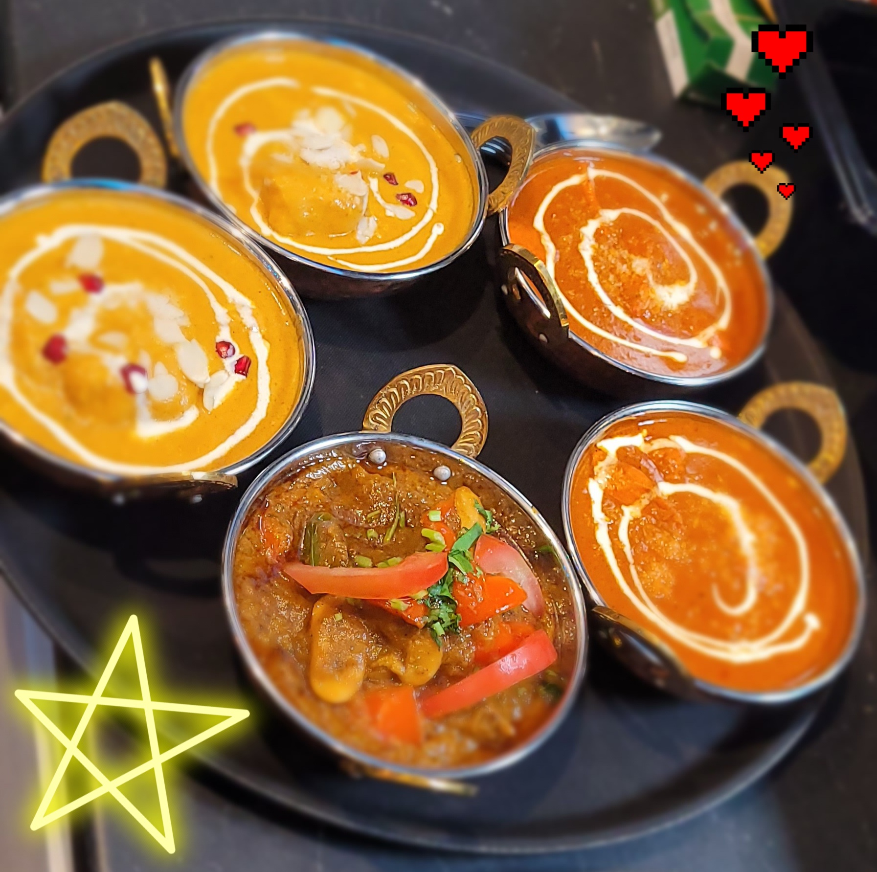 Ni kan avnjuta gott Indisk mat med  indisk kultur och tradition i vår restaurang