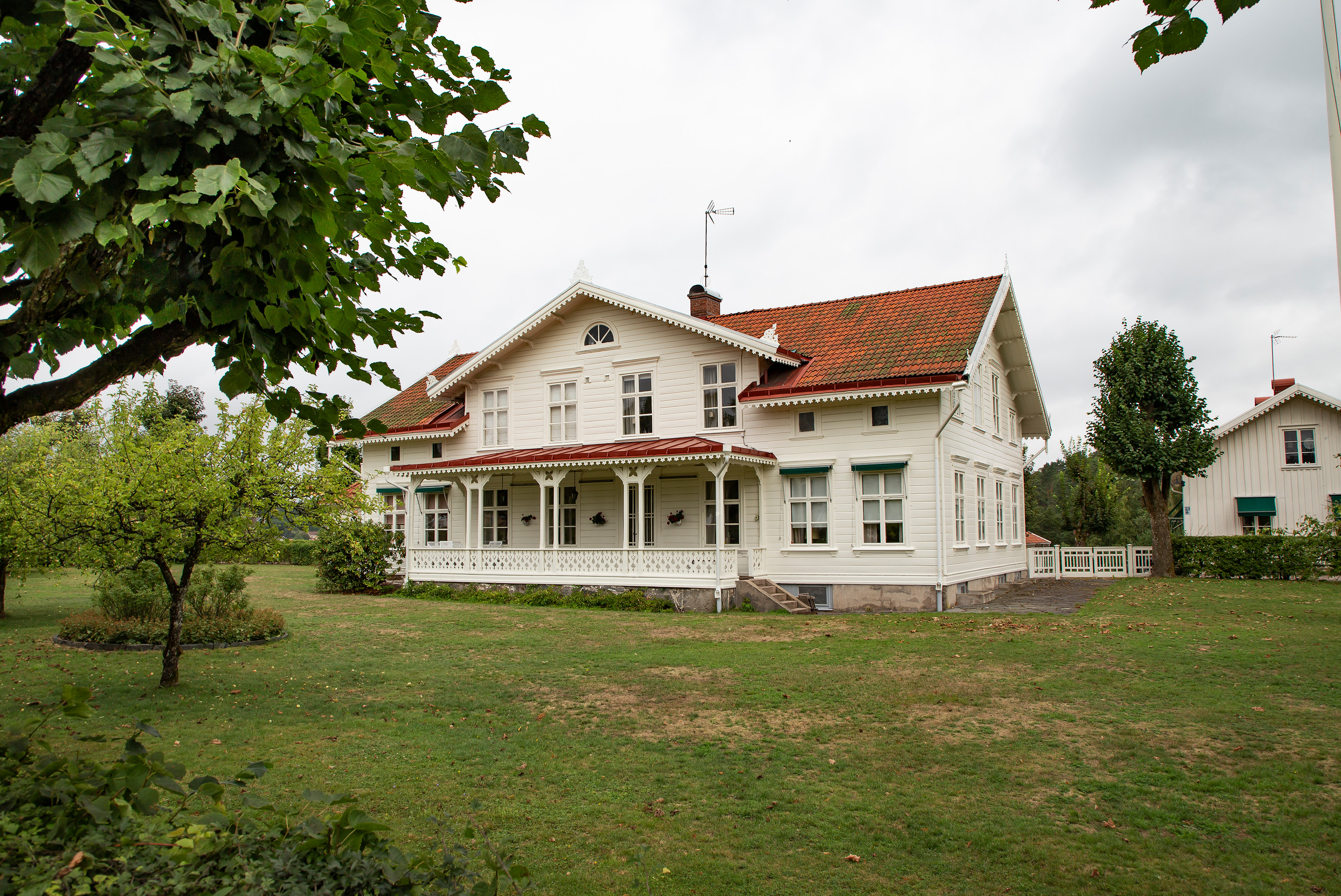 En bild på en förläggargård.