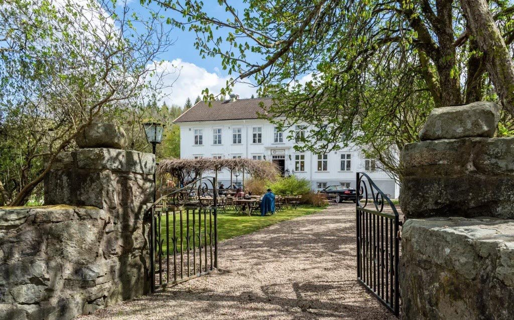 Bild på Rydals Herrgård i samband vernissage