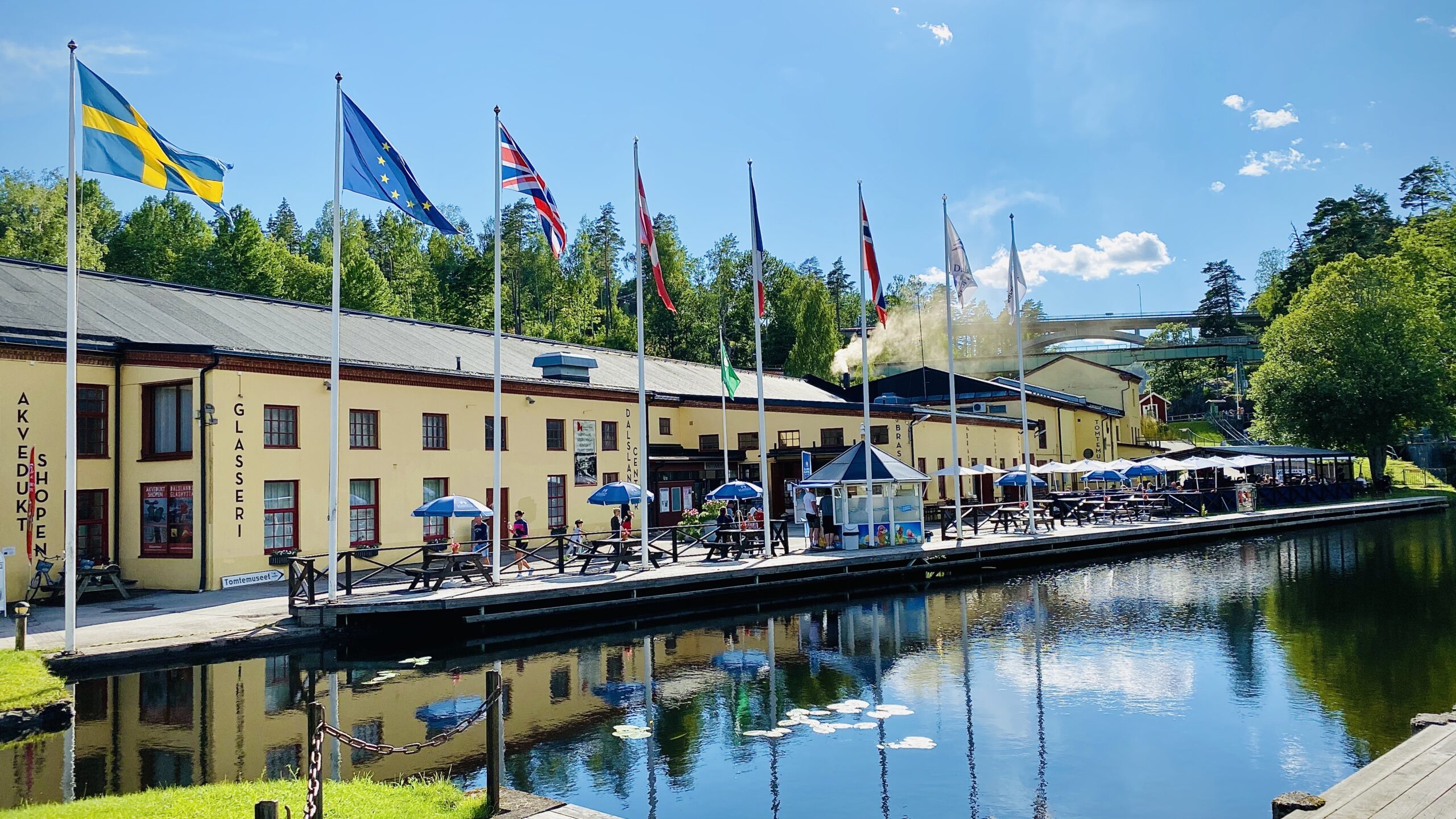 Dalslands kanal, Dalsland Center och Brasseriet, Håverud.